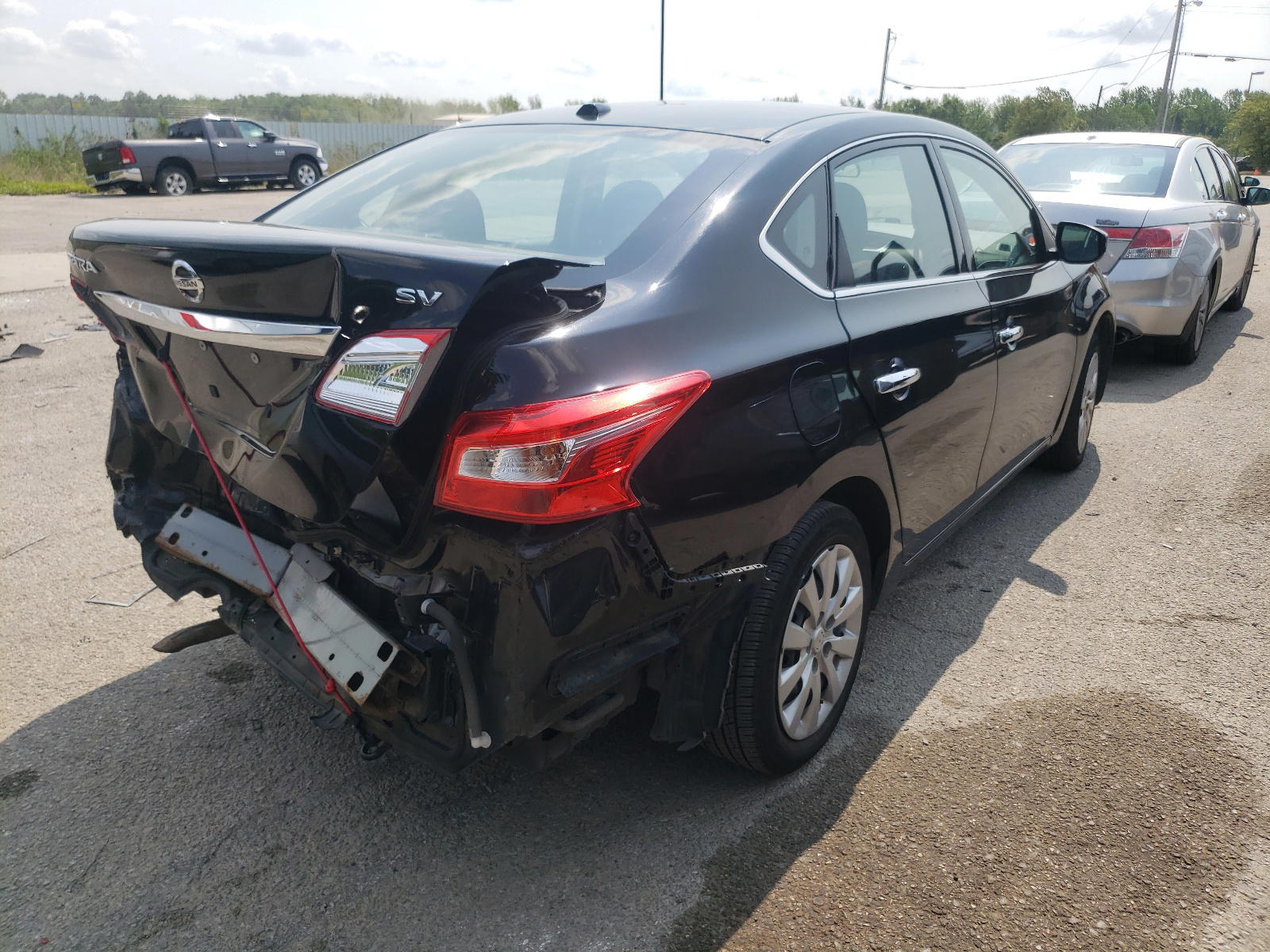 Photo 4 from auction – 2017 NISSAN SENTRA S with VIN 3N1AB7AP3HL640899