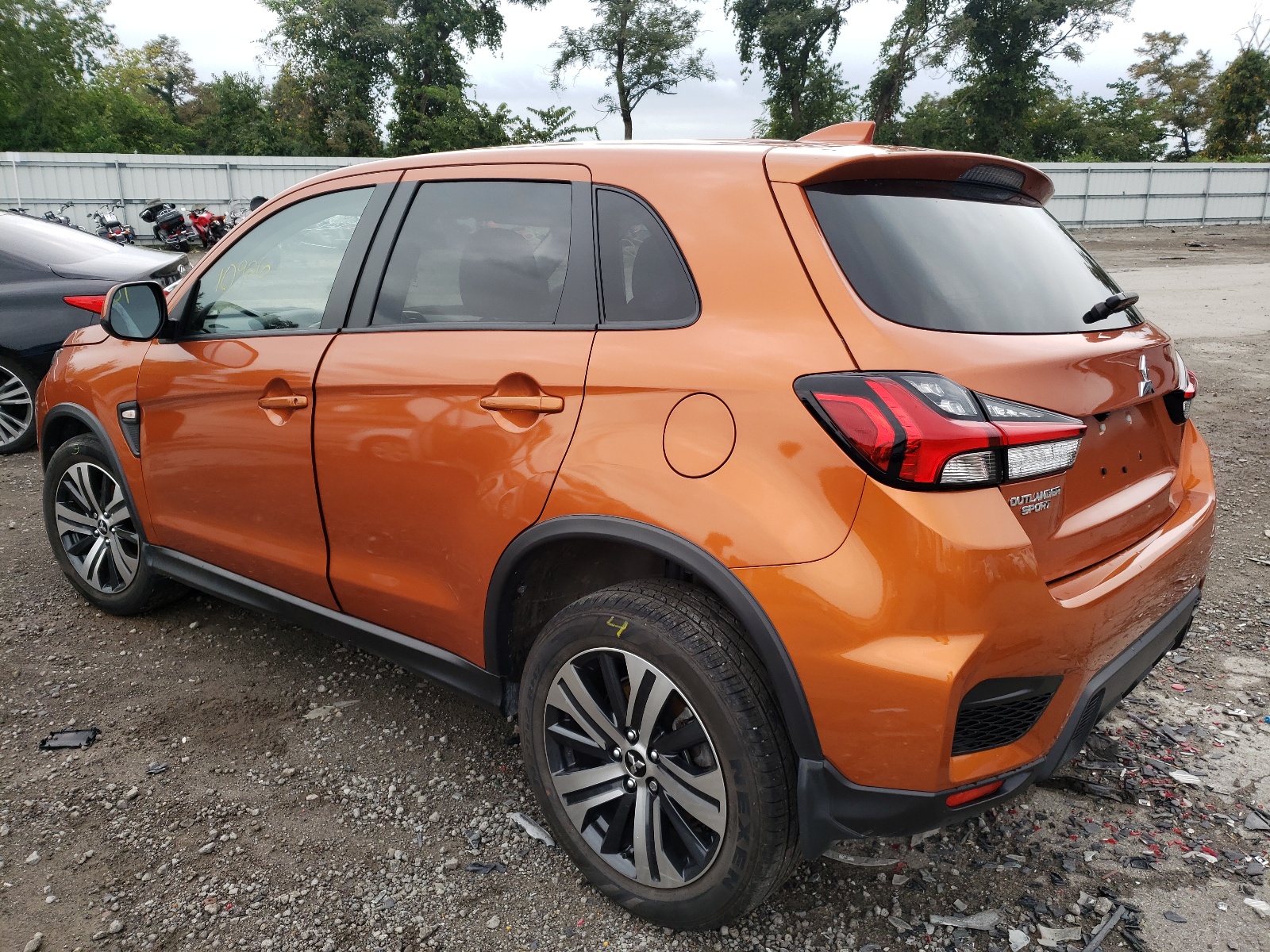 Photo 3 from auction – 2020 MITSUBISHI OUTLANDER with VIN JA4AR3AU0LU006725