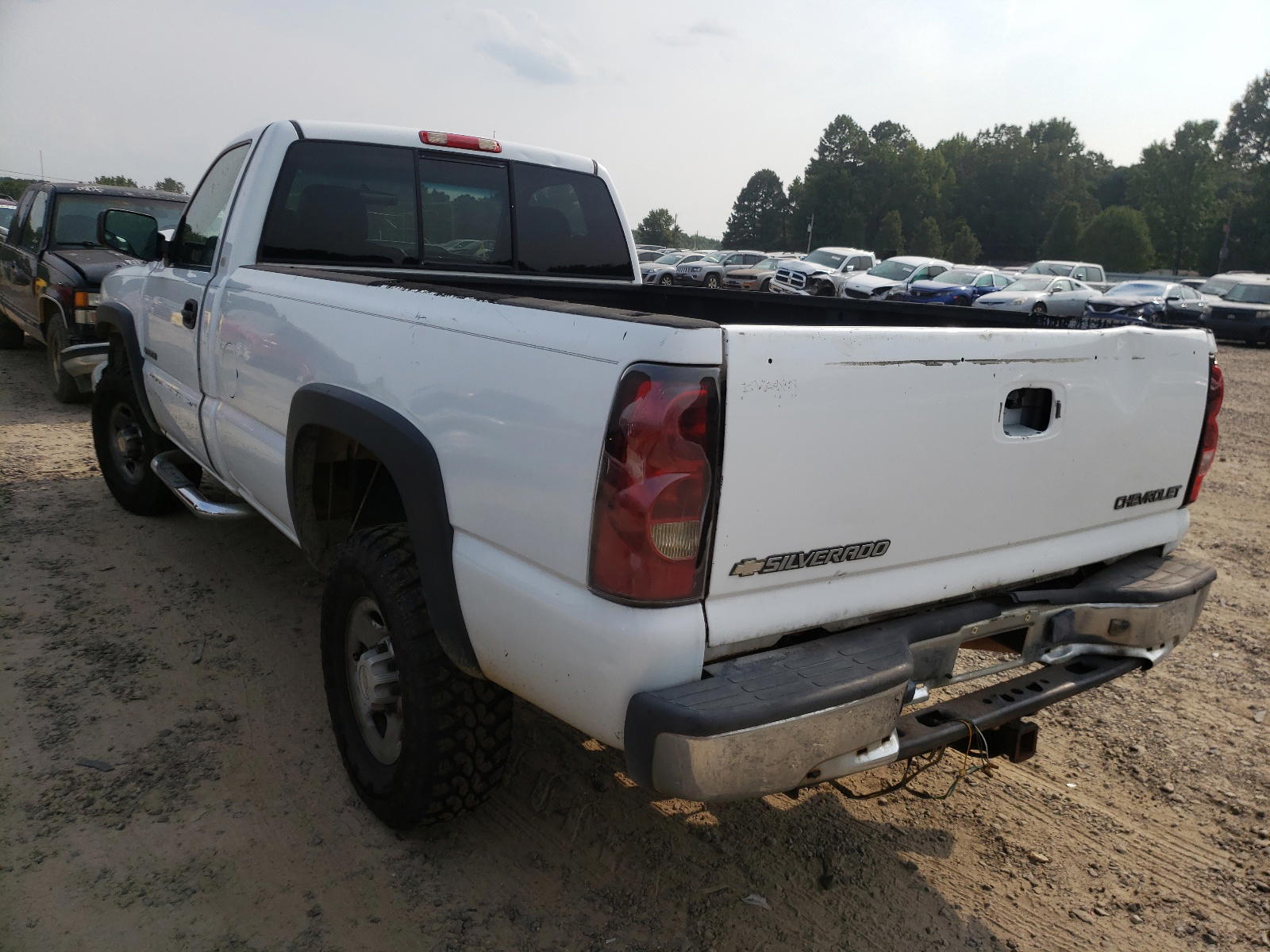 Photo 3 from auction – 2005 CHEVROLET SILVERADO with VIN 1GCHC24U05E155743
