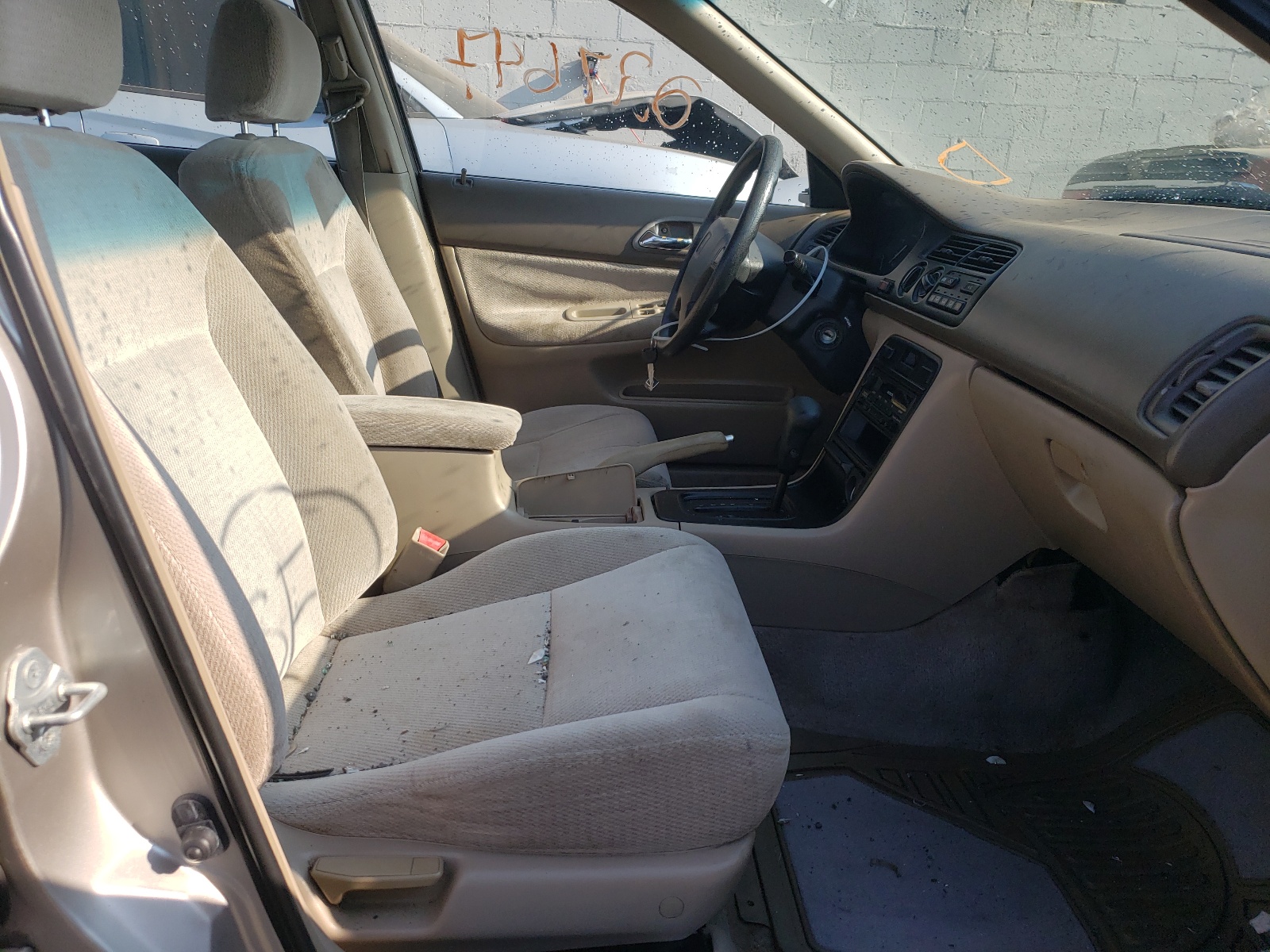 Photo 5 from auction – 1997 HONDA ACCORD LX with VIN JHMCD5637VC010142