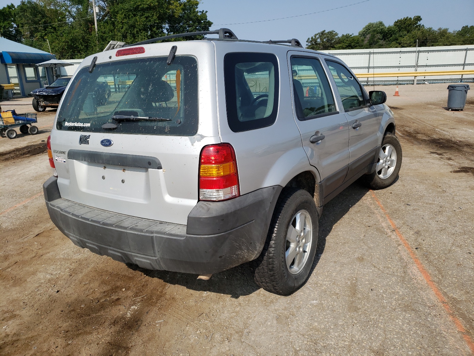 Photo 4 from auction – 2007 FORD ESCAPE XLS with VIN 1FMYU92Z87KA03410