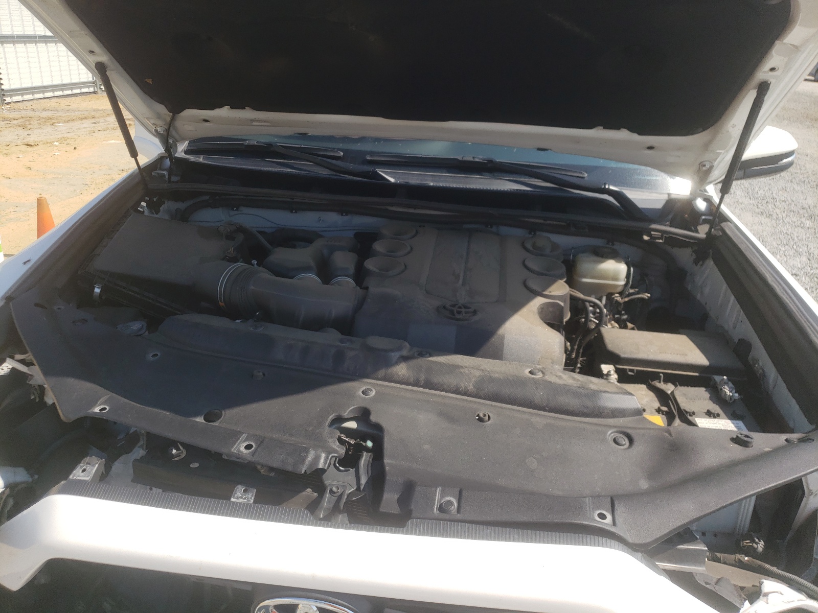 Photo 7 from auction – 2017 TOYOTA 4RUNNER SR with VIN JTEBU5JR1H5471463