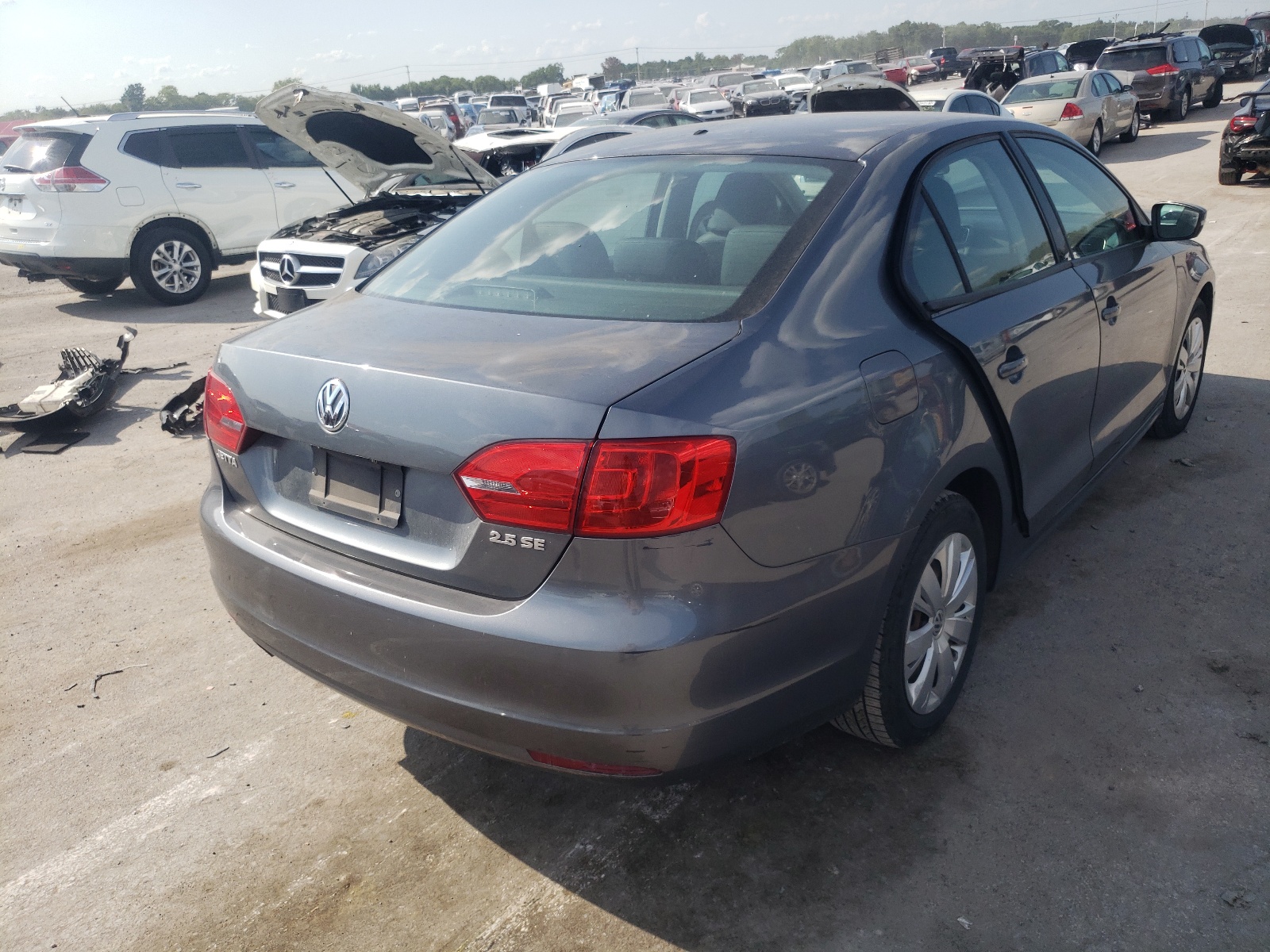 Photo 4 from auction – 2011 VOLKSWAGEN JETTA SE with VIN 3VWDZ7AJ2BM021453