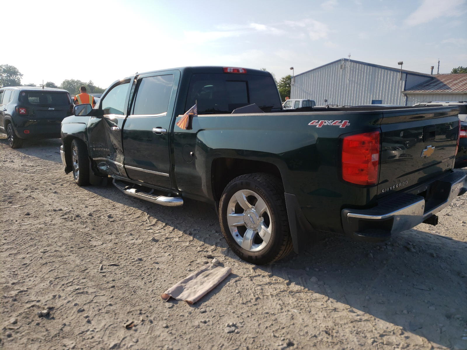 Photo 3 from auction – 2015 CHEVROLET SILVERADO with VIN 3GCUKSEC0FG332082