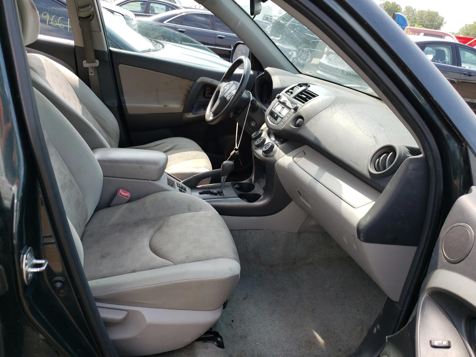 Photo 5 from auction – 2011 TOYOTA RAV4 with VIN 2T3KF4DV7BW060229
