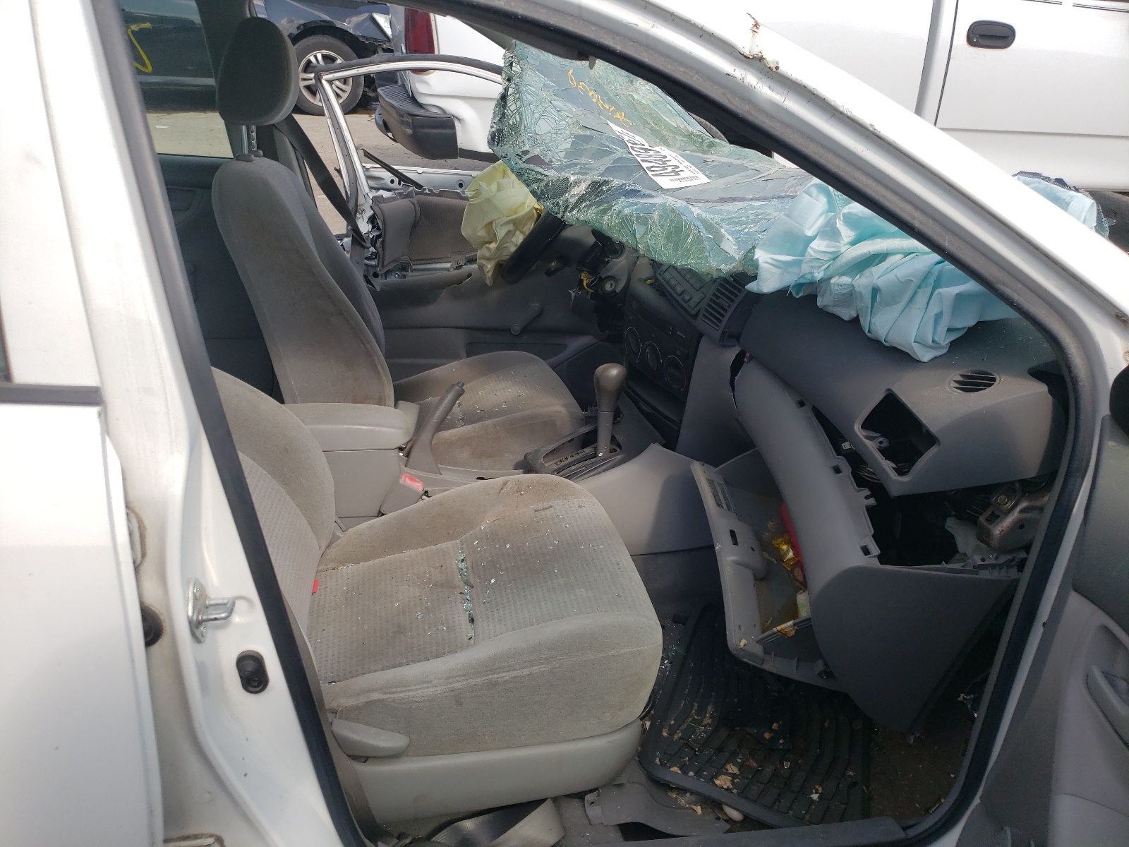 Zdjęcie 5 z aukcji – 2005 TOYOTA COROLLA CE z VIN JTDBR32EX52052739