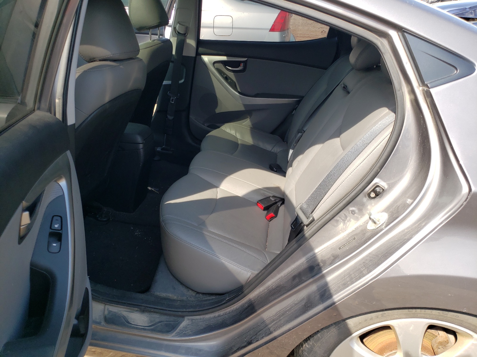 Photo 6 from auction – 2011 HYUNDAI ELANTRA GL with VIN 5NPDH4AE8BH050632