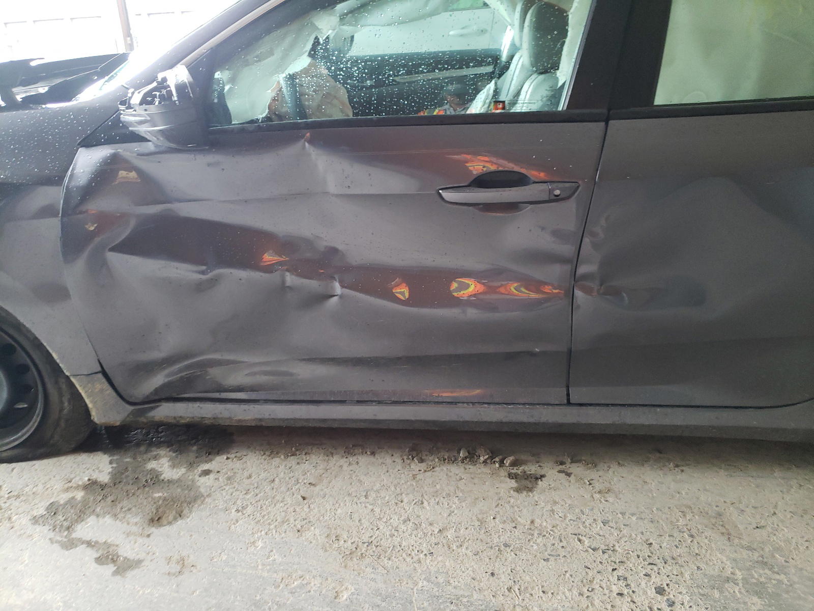 Photo 9 from auction – 2017 HONDA CIVIC LX with VIN 19XFC2F53HE021198