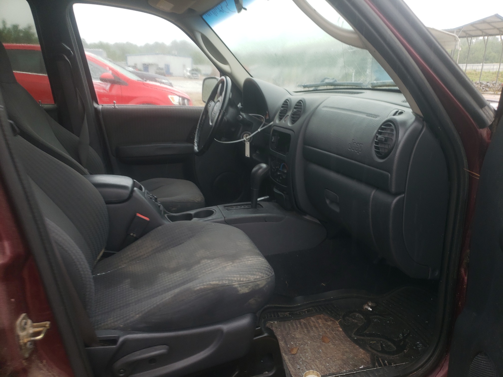 Photo 5 from auction – 2002 JEEP LIBERTY SP with VIN 1J4GL48K42W257210