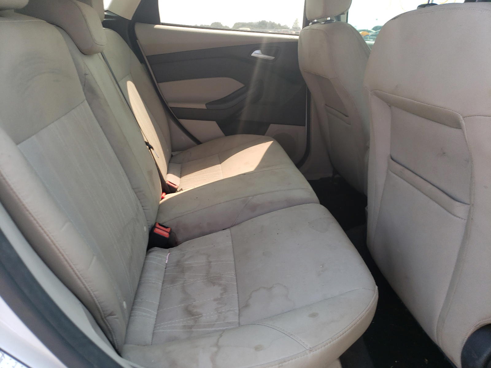 Photo 6 from auction – 2017 FORD FOCUS SE with VIN 1FADP3K26HL232213