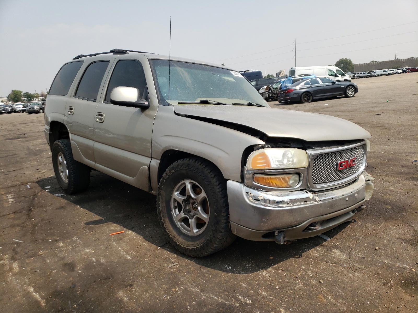 GMC DENALI 2002 with VIN 1GKEK63U12J108873 - Photo from auction