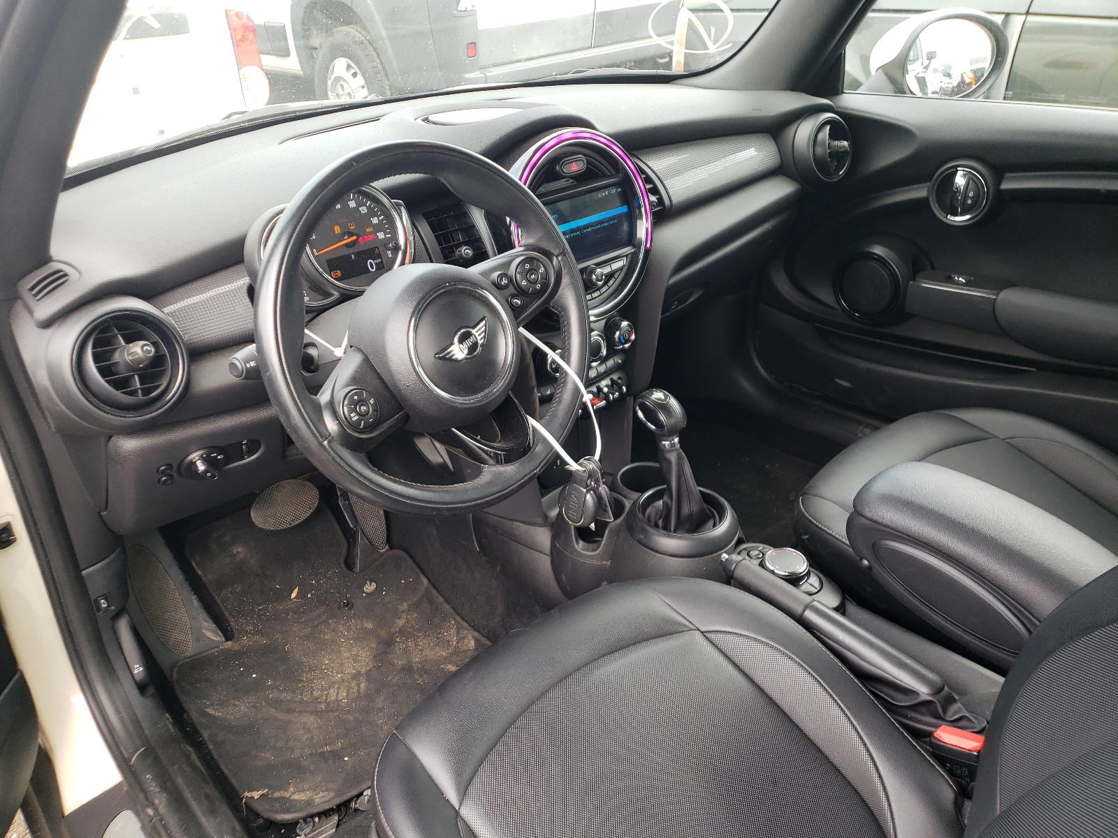 Photo 9 from auction – 2019 MINI COOPER with VIN WMWWG5C51K3D01548