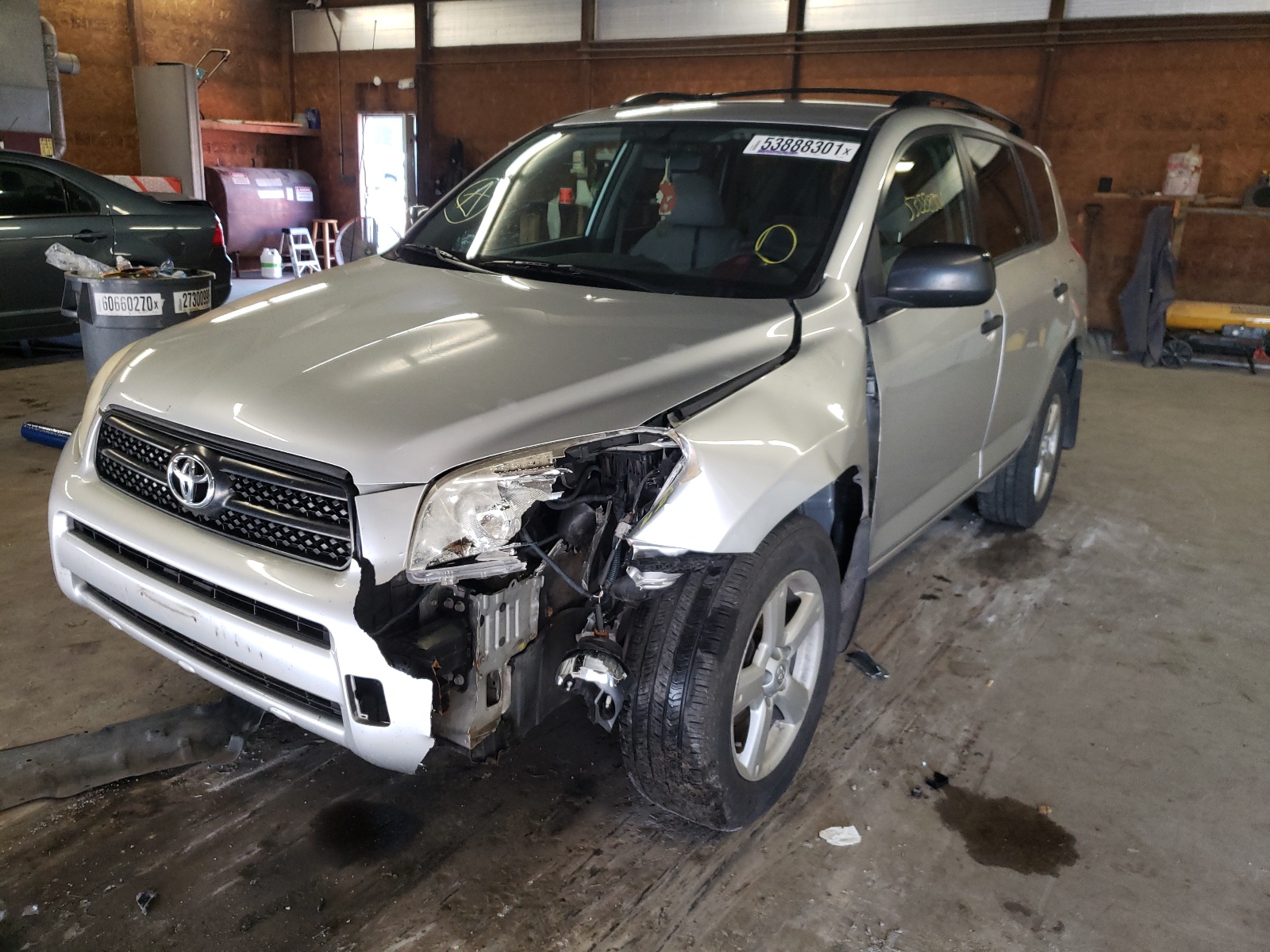 Photo 2 from auction – 2006 TOYOTA RAV4 with VIN JTMBD33V565048031