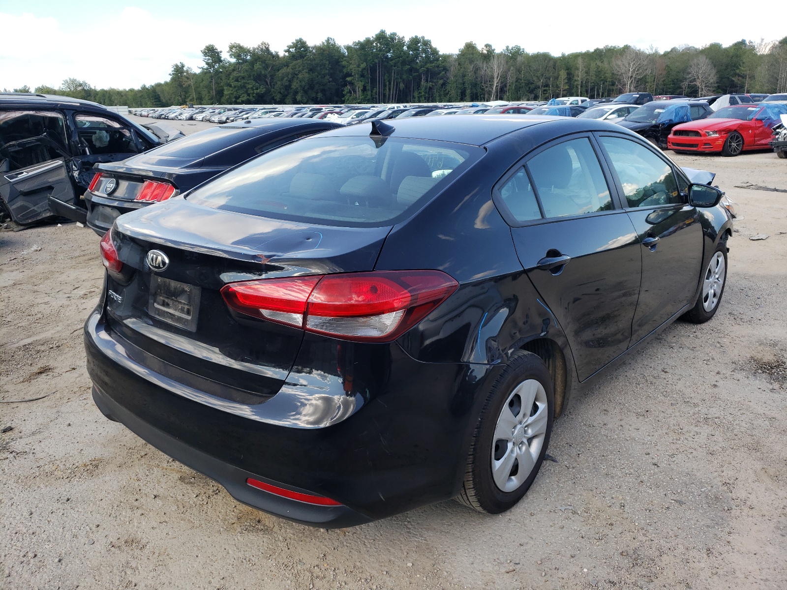 Photo 4 from auction – 2018 KIA FORTE LX with VIN 3KPFK4A75JE254495