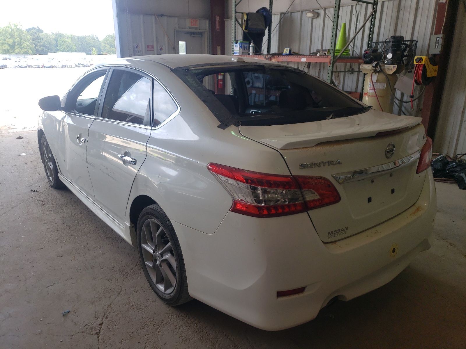 Photo 3 from auction – 2015 NISSAN SENTRA S with VIN 3N1AB7AP1FY353741