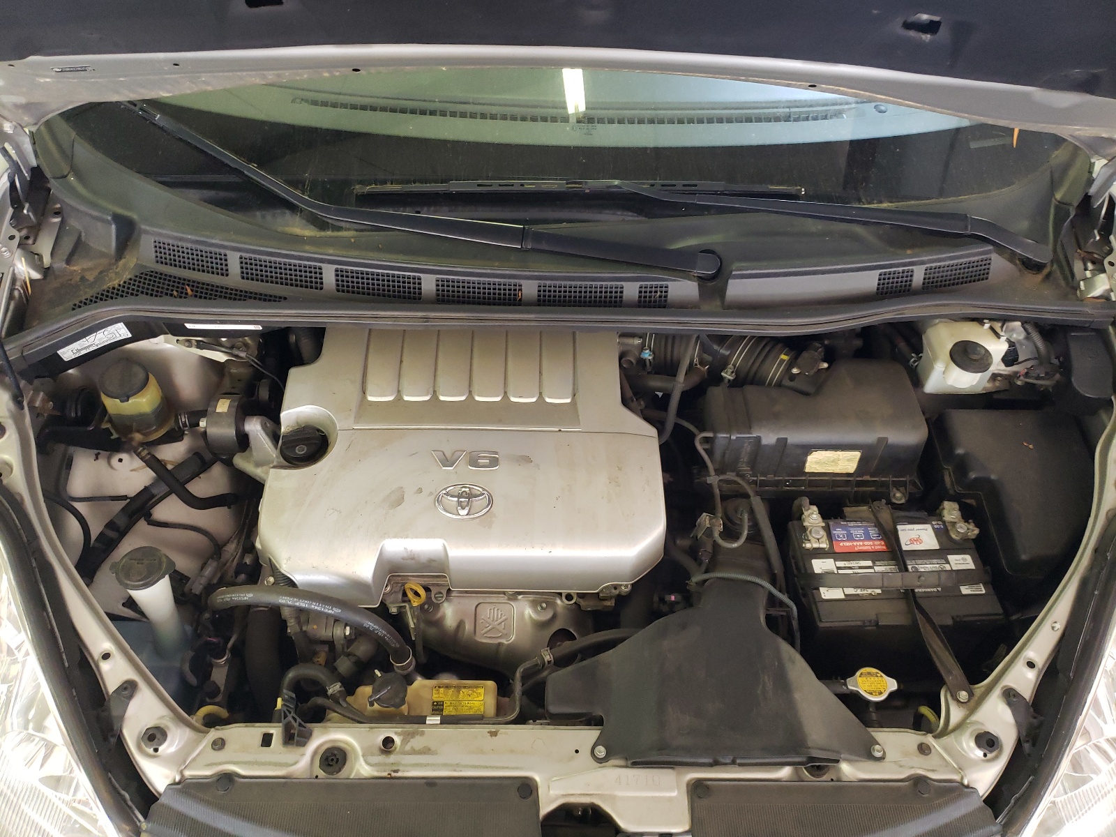 Photo 7 from auction – 2010 TOYOTA SIENNA XLE with VIN 5TDYK4CC7AS313166