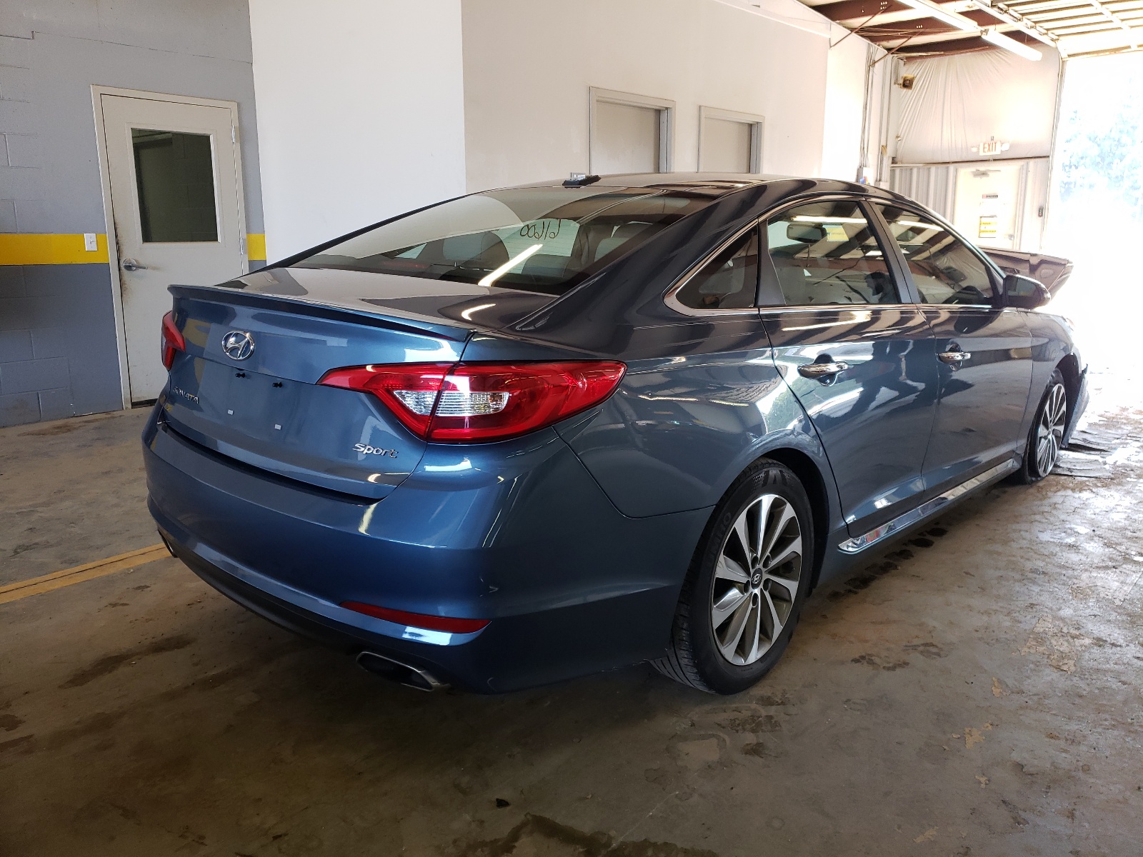 Photo 4 from auction – 2016 HYUNDAI SONATA SPO with VIN 5NPE34AF3GH354423