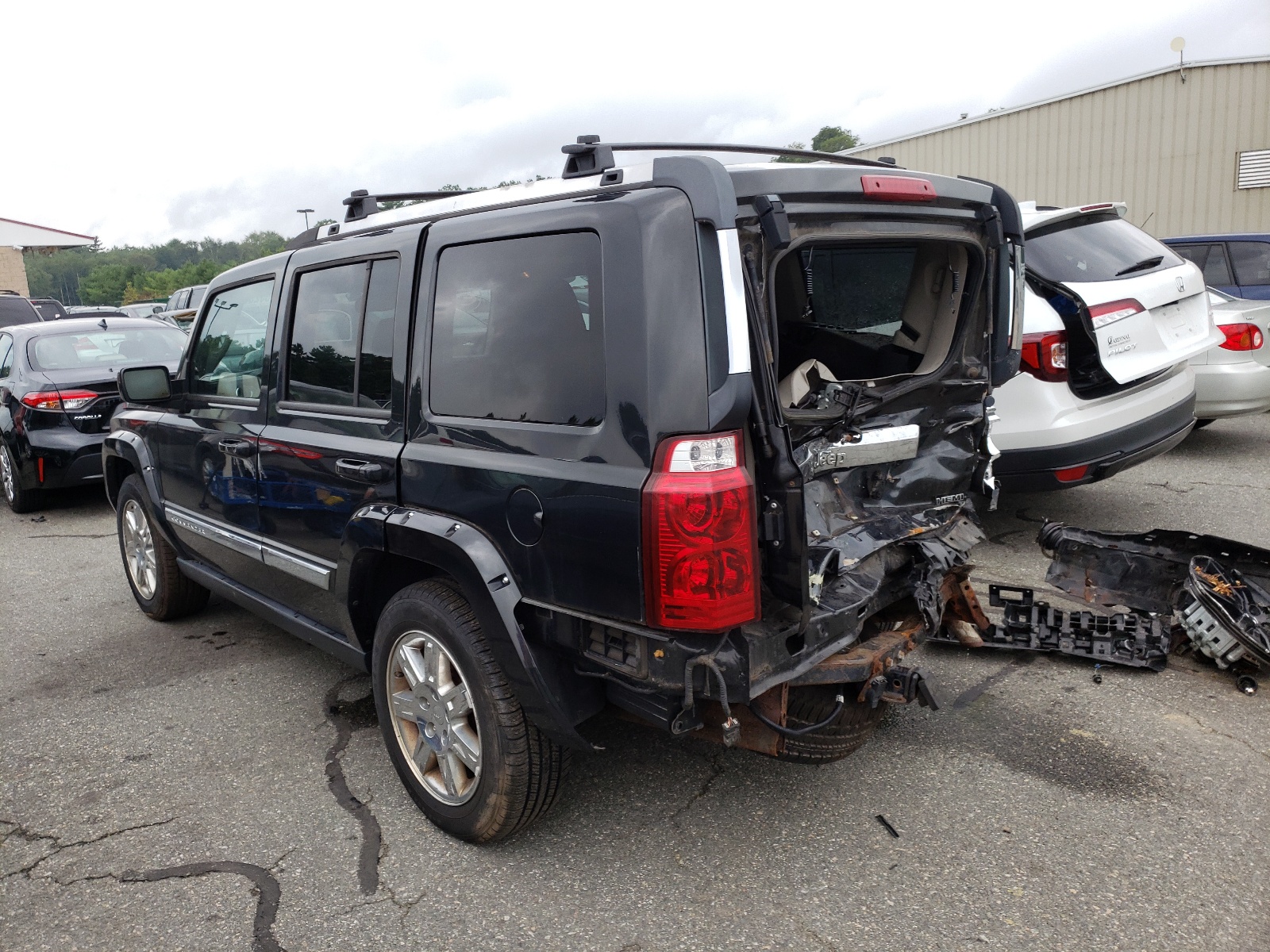 Фото 3 с аукциона – 2010 JEEP COMMANDER с VIN 1J4RG5GT4AC158352