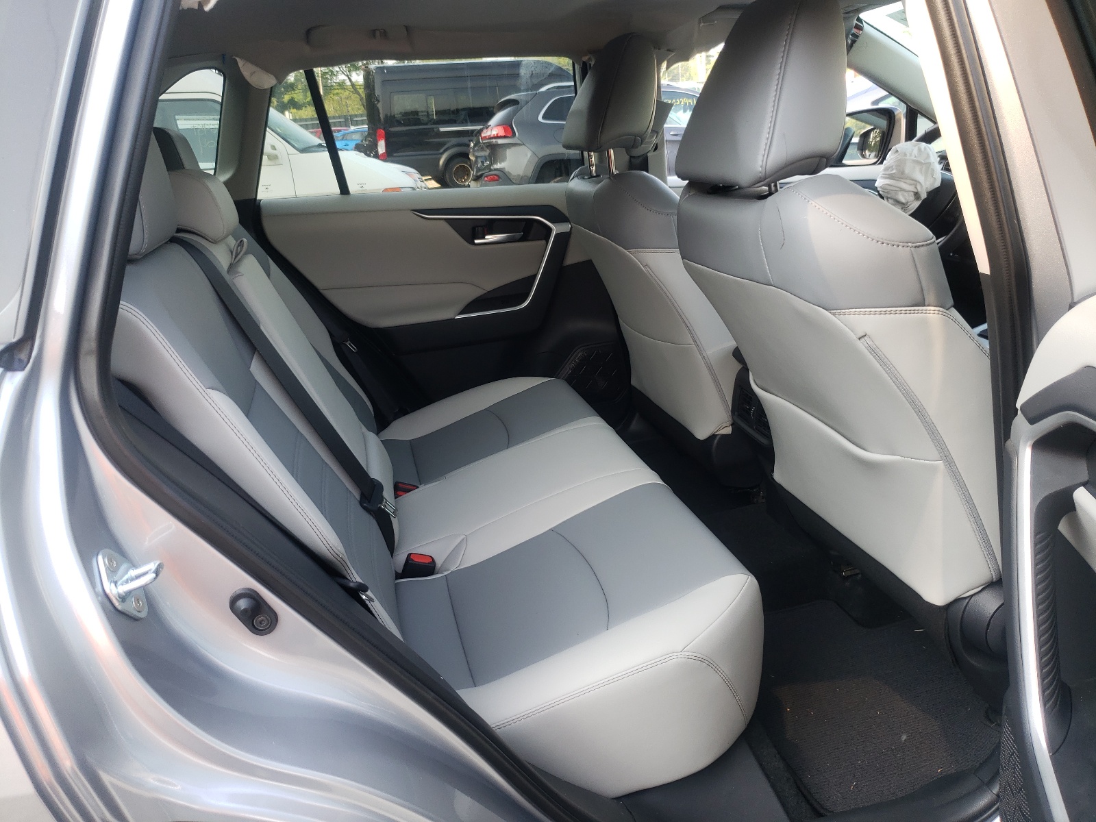 Photo 6 from auction – 2021 TOYOTA RAV4 XLE P with VIN 2T3A1RFV3MC199511