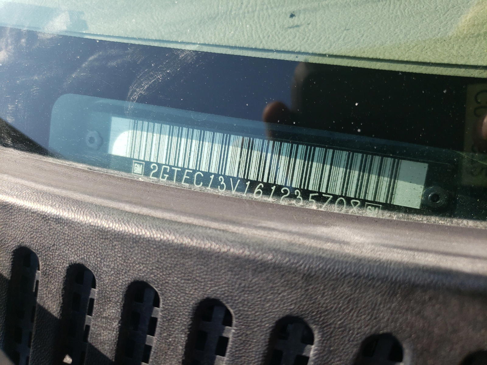 Photo 10 from auction – 2006 GMC NEW SIERRA with VIN 2GTEC13V161235708