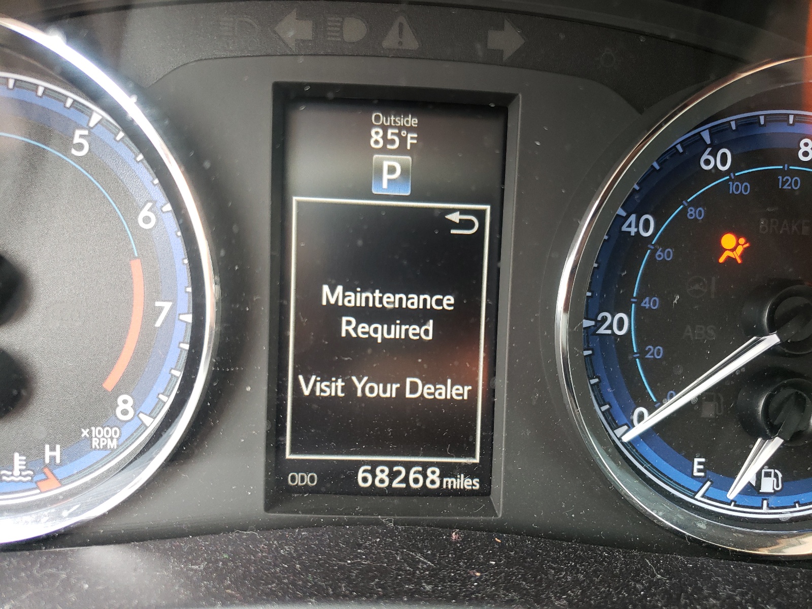 Photo 8 from auction – 2018 TOYOTA COROLLA L with VIN 5YFBURHE2JP826759