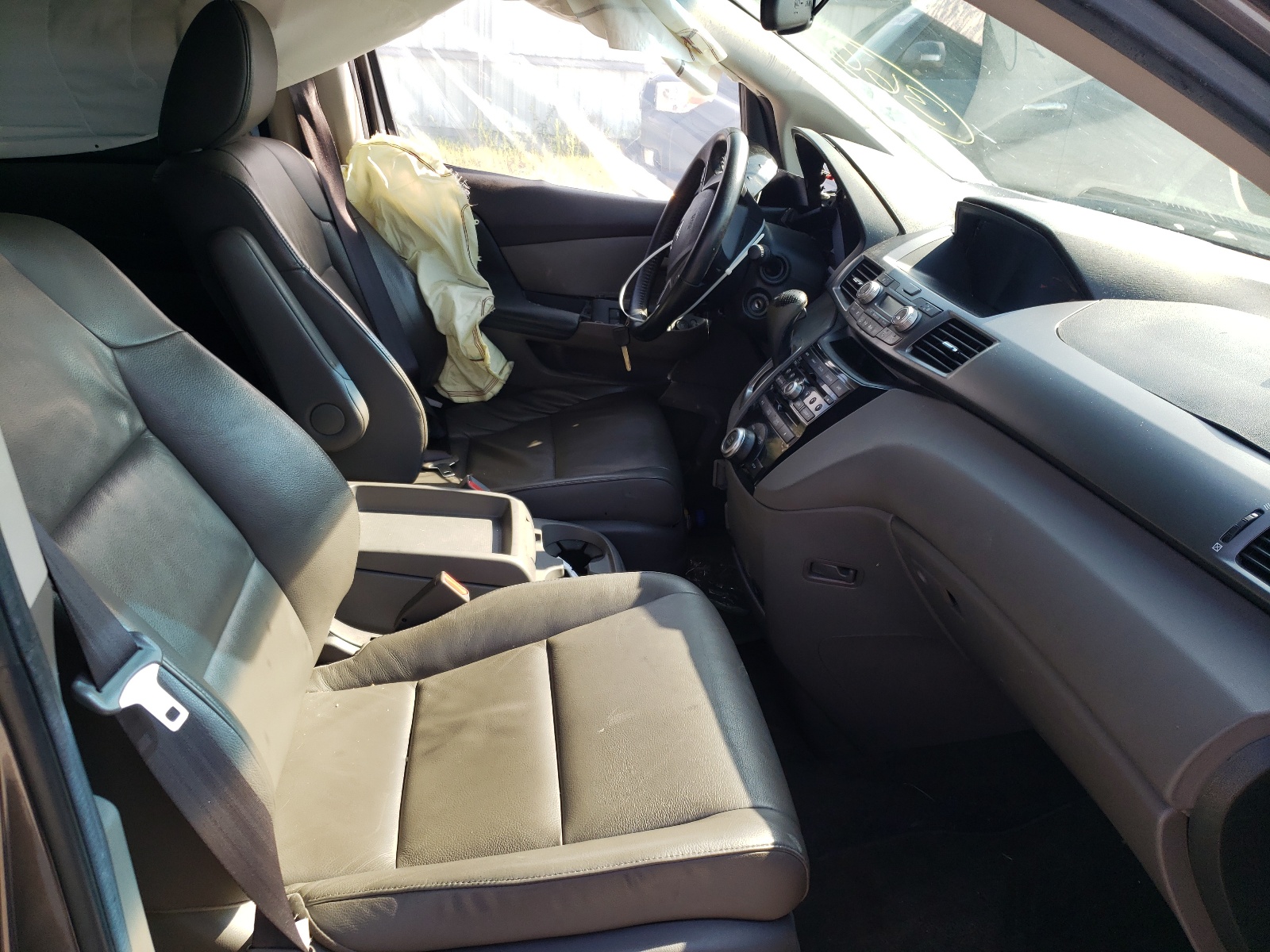 Photo 5 from auction – 2012 HONDA ODYSSEY EX with VIN 5FNRL5H61CB092746