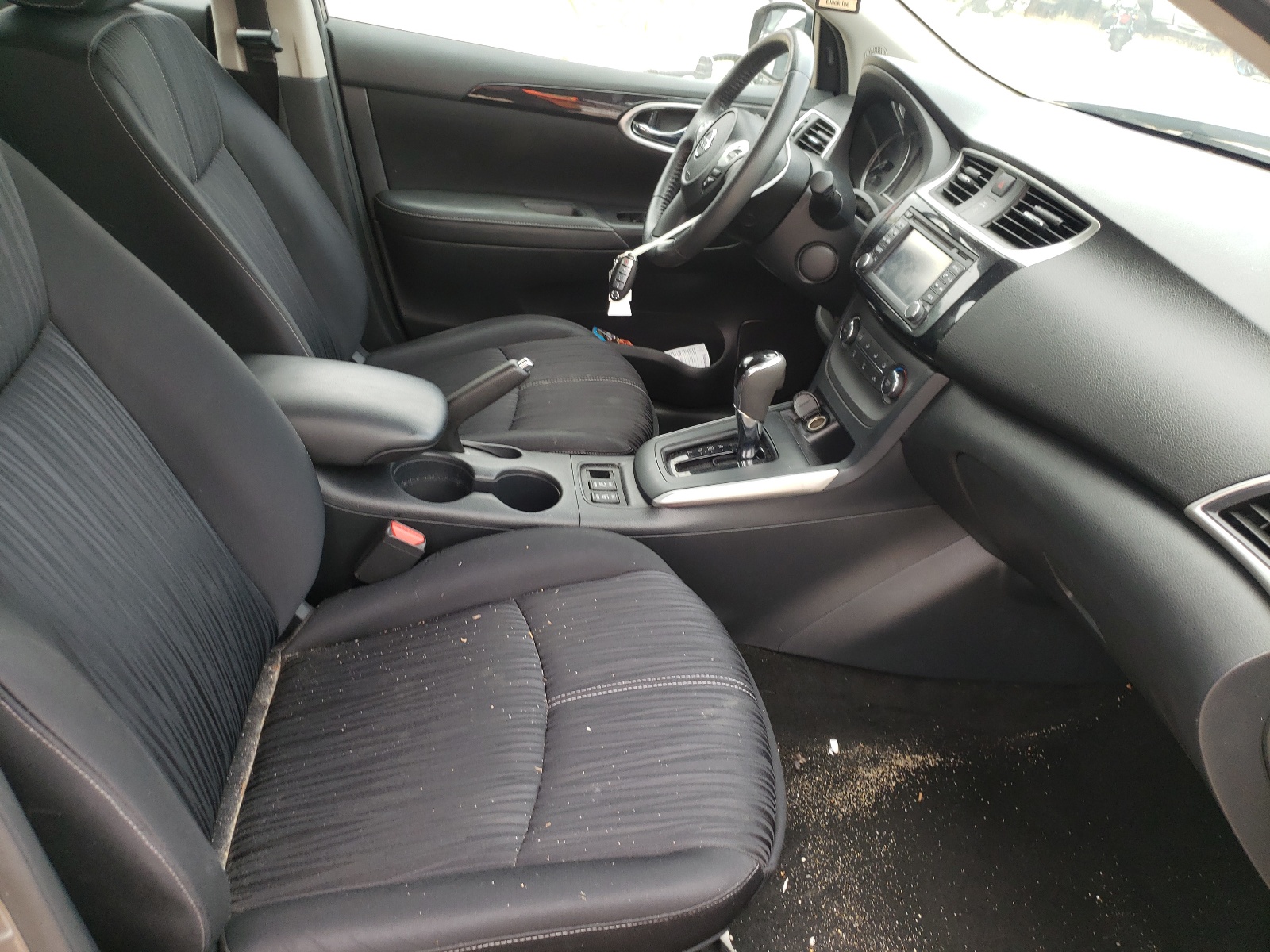 Photo 5 from auction – 2016 NISSAN SENTRA S with VIN 3N1AB7AP9GY326692