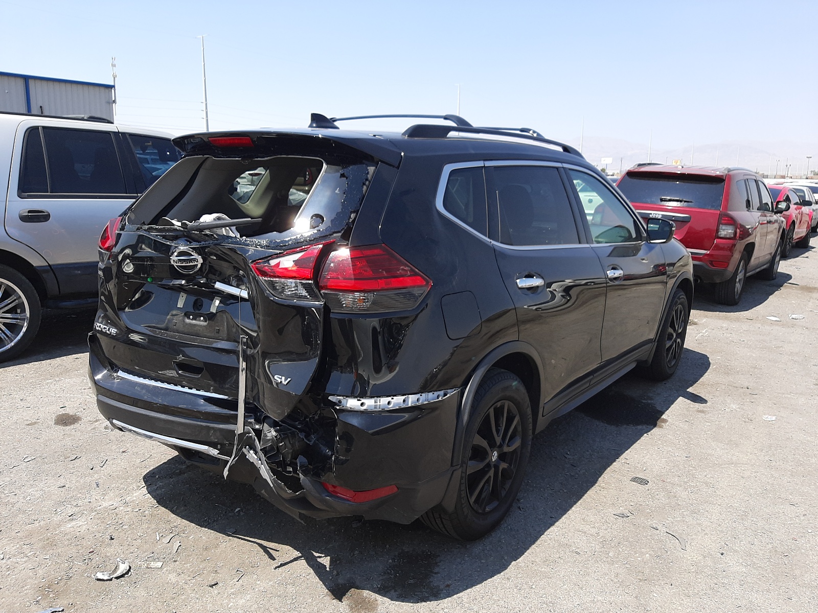 Photo 4 from auction – 2017 NISSAN ROGUE S with VIN 5N1AT2MTXHC829868