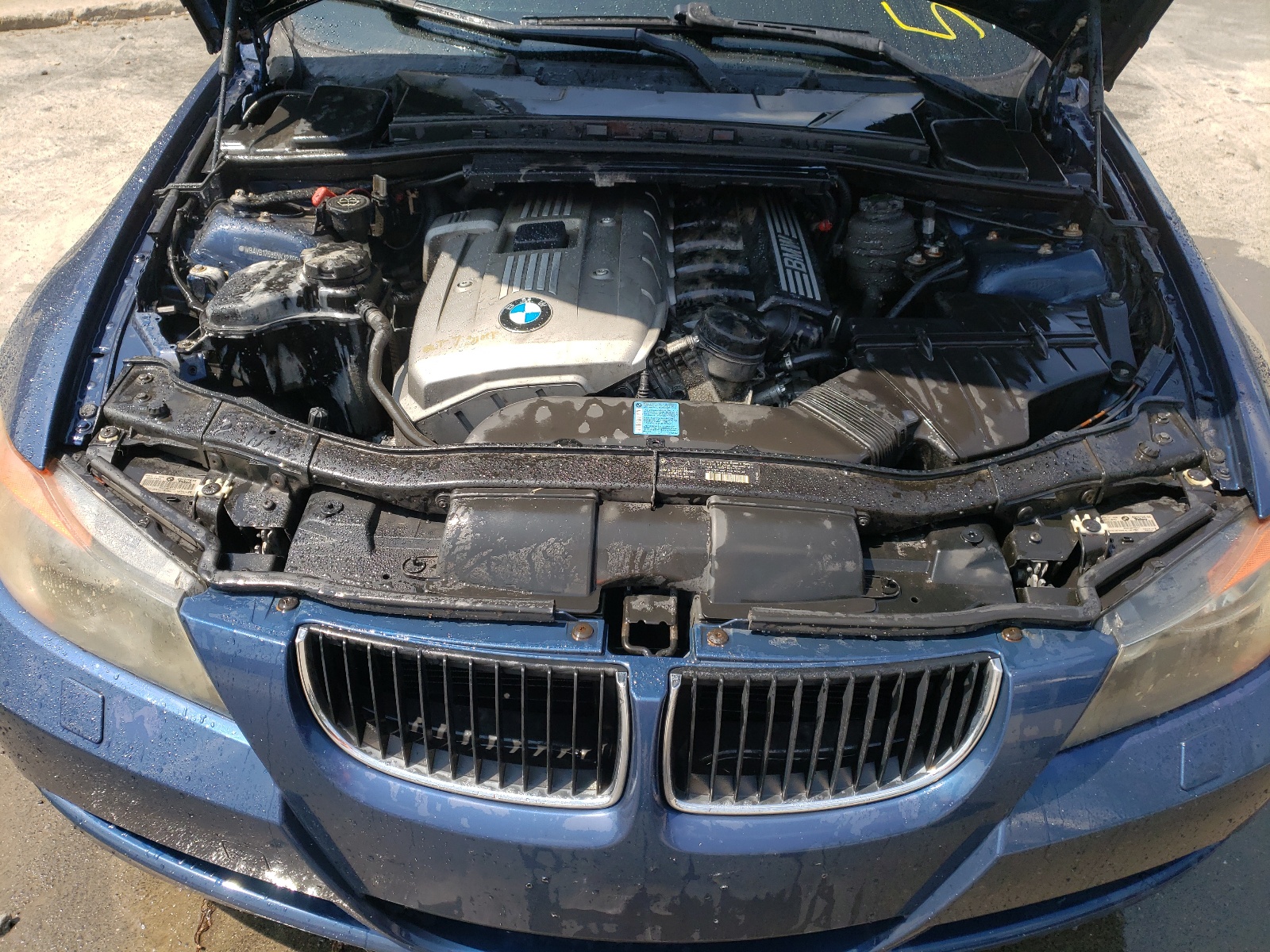 Photo 7 from auction – 2006 BMW 325 I AUTO with VIN WBAVB17586NK32300