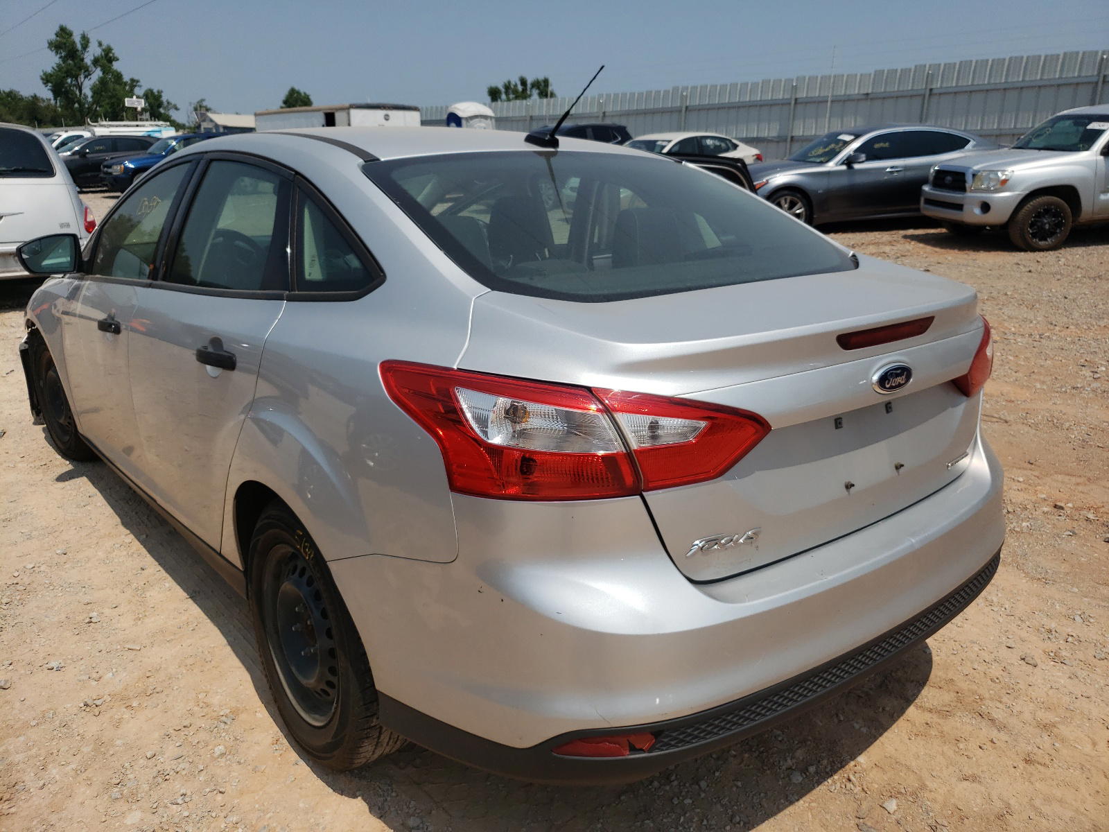 Photo 3 from auction – 2014 FORD FOCUS S with VIN 1FADP3E2XEL175411