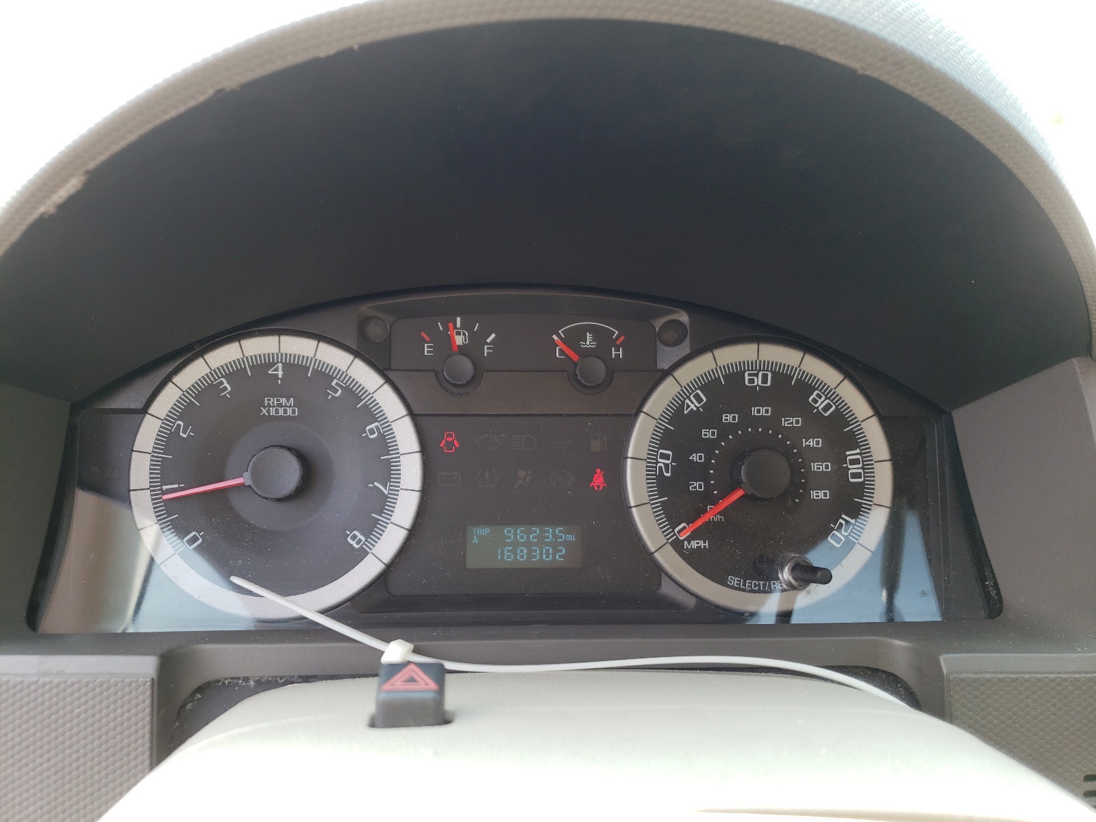 Photo 8 from auction – 2008 FORD ESCAPE XLT with VIN 1FMCU03128KA90768