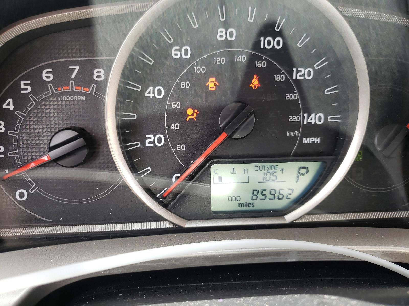 Photo 8 from auction – 2014 TOYOTA RAV4 XLE with VIN JTMWFREV4EJ010081