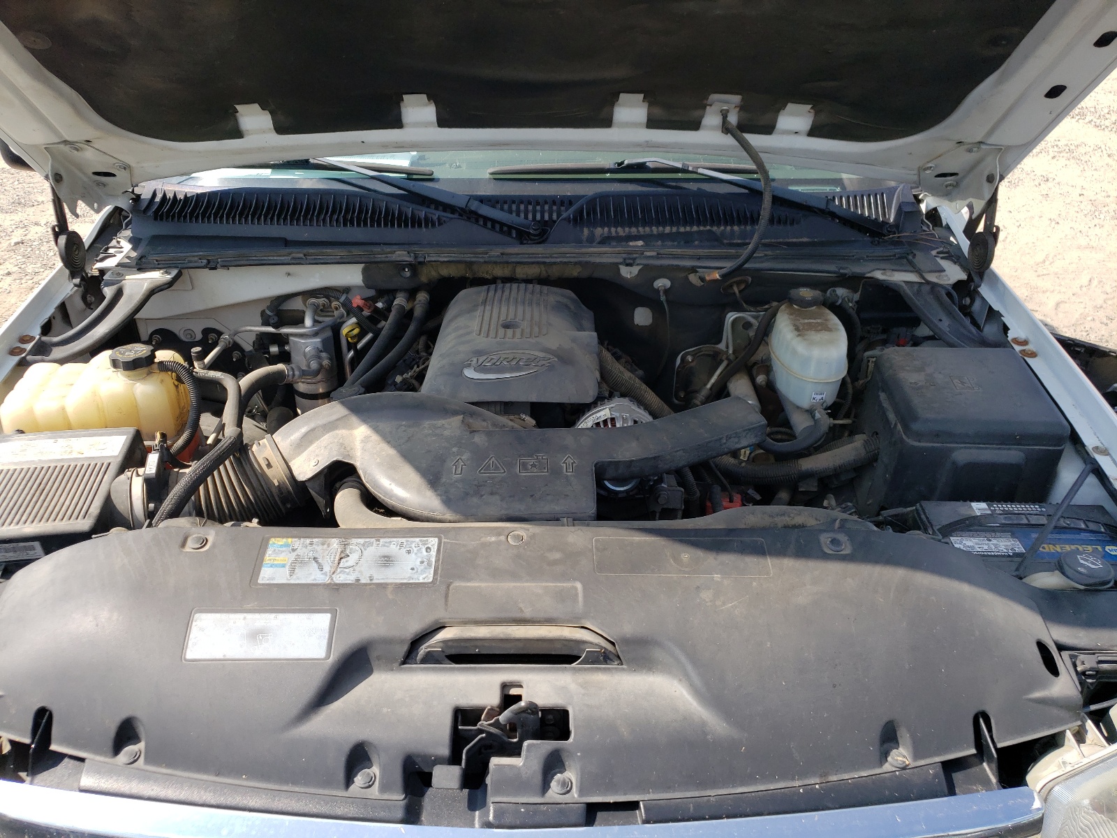 Photo 7 from auction – 2005 GMC YUKON with VIN 1GKEC13T75J200968