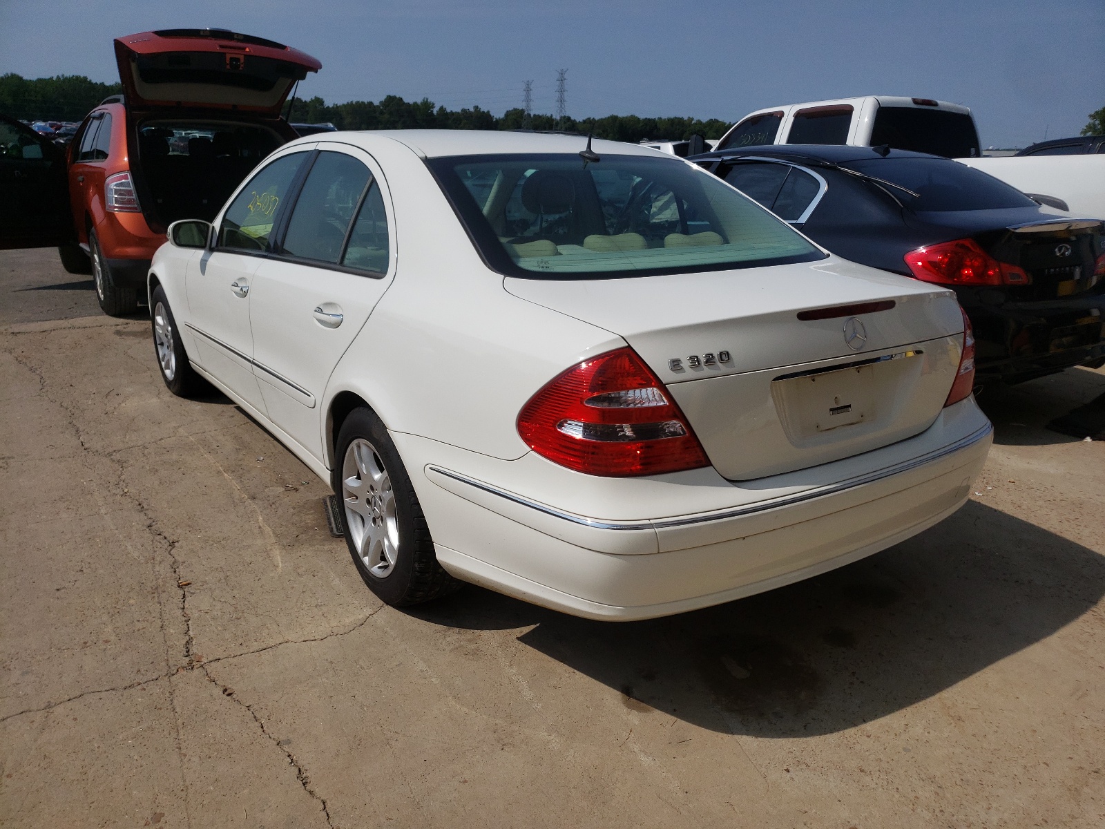 Photo 3 from auction – 2005 MERCEDES-BENZ E 320 with VIN WDBUF65J55A638040