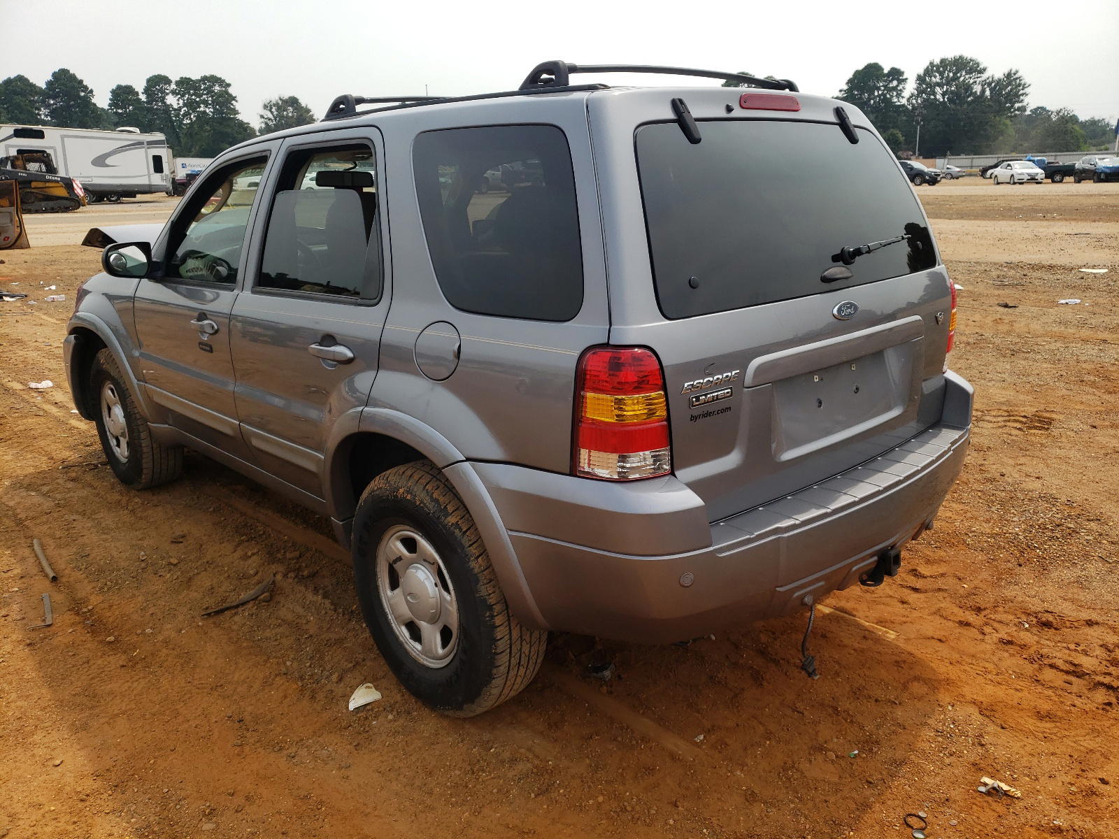 Photo 3 from auction – 2007 FORD ESCAPE LIM with VIN 1FMCU04157KB08113