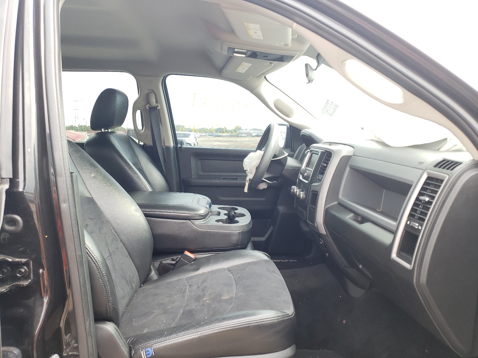 Photo 5 from auction – 2017 RAM 1500 ST with VIN 3C6RR7KT4HG544125