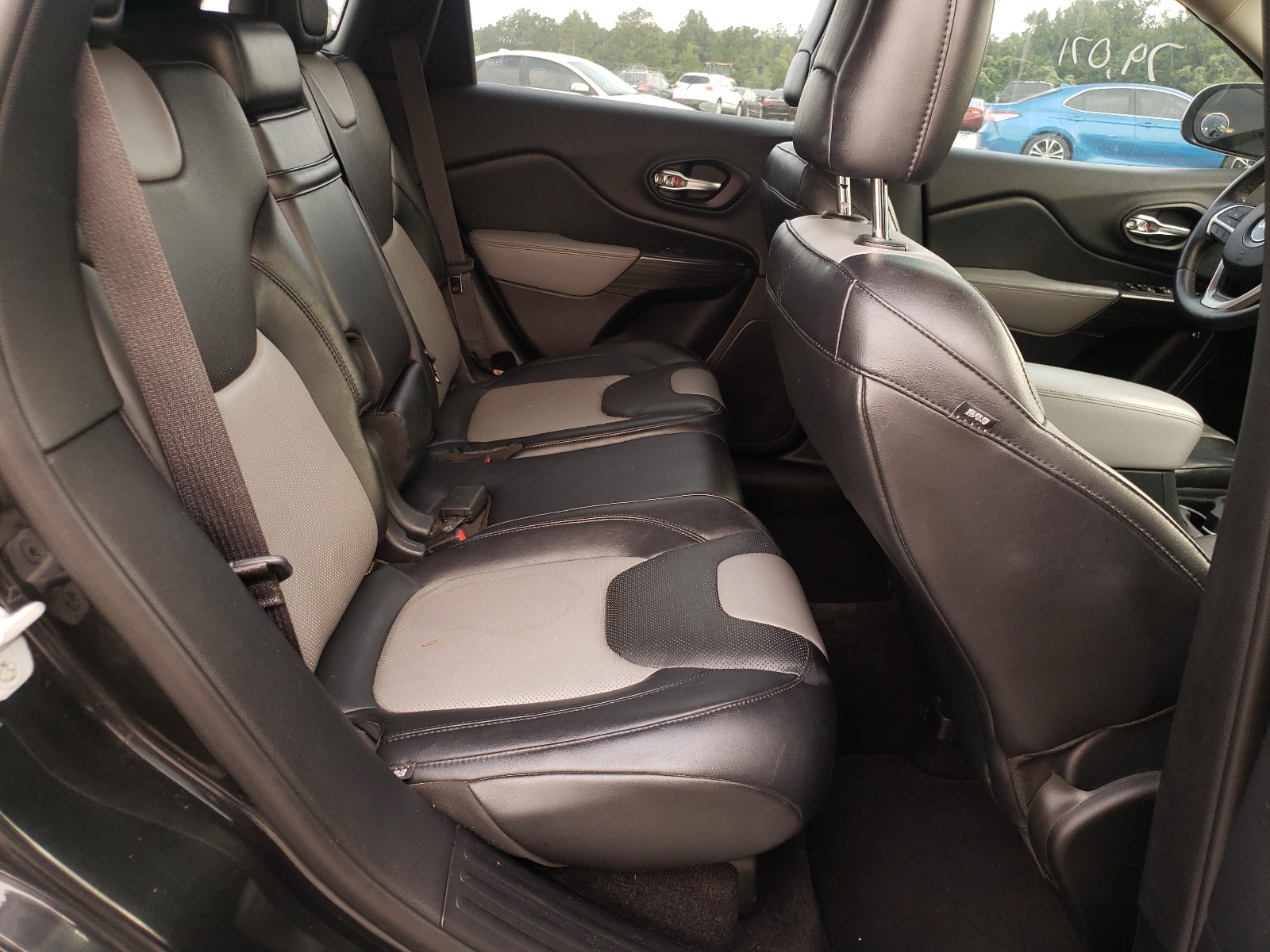 Photo 6 from auction – 2014 JEEP CHEROKEE L with VIN 1C4PJLDSXEW225880