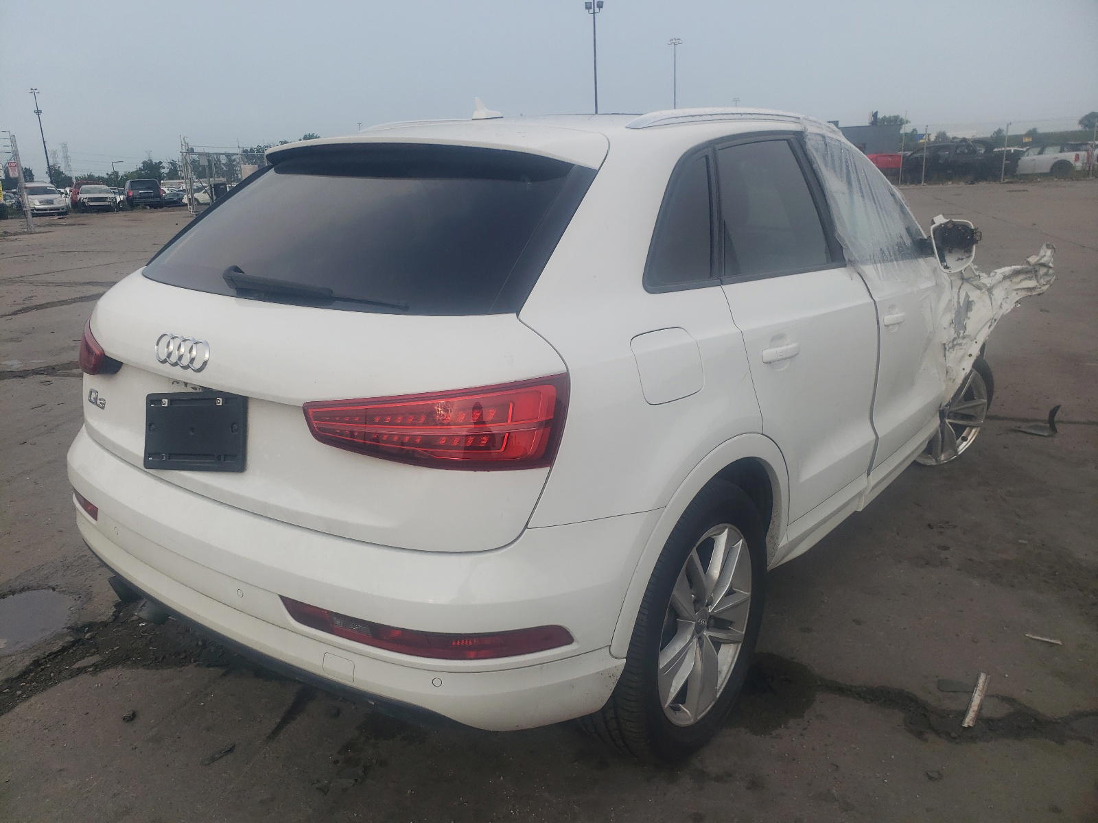Photo 4 from auction – 2017 AUDI Q3 PREMIUM with VIN WA1BCCFS1HR005767