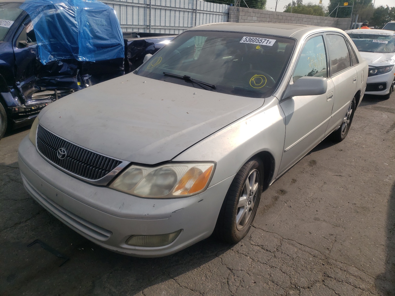 Photo 2 from auction – 2002 TOYOTA AVALON XL with VIN 4T1BF28B52U233646