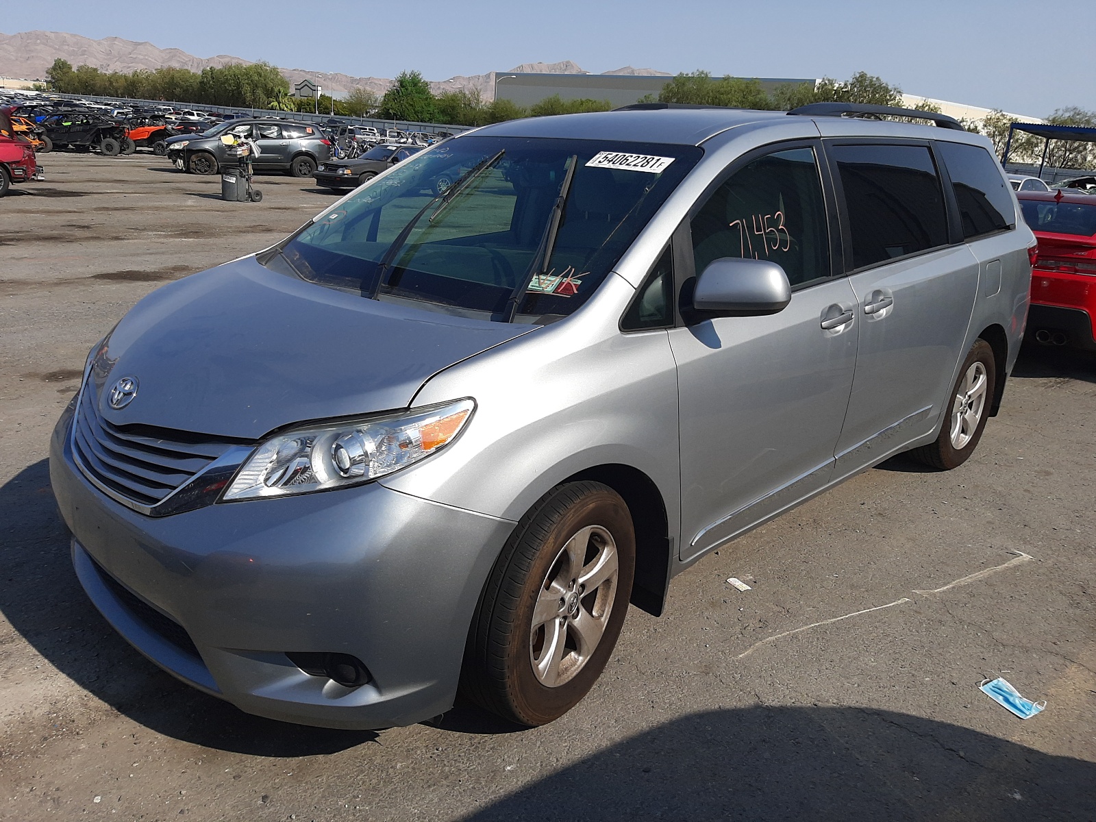 Photo 2 from auction – 2015 TOYOTA SIENNA LE with VIN 5TDKK3DC1FS662121