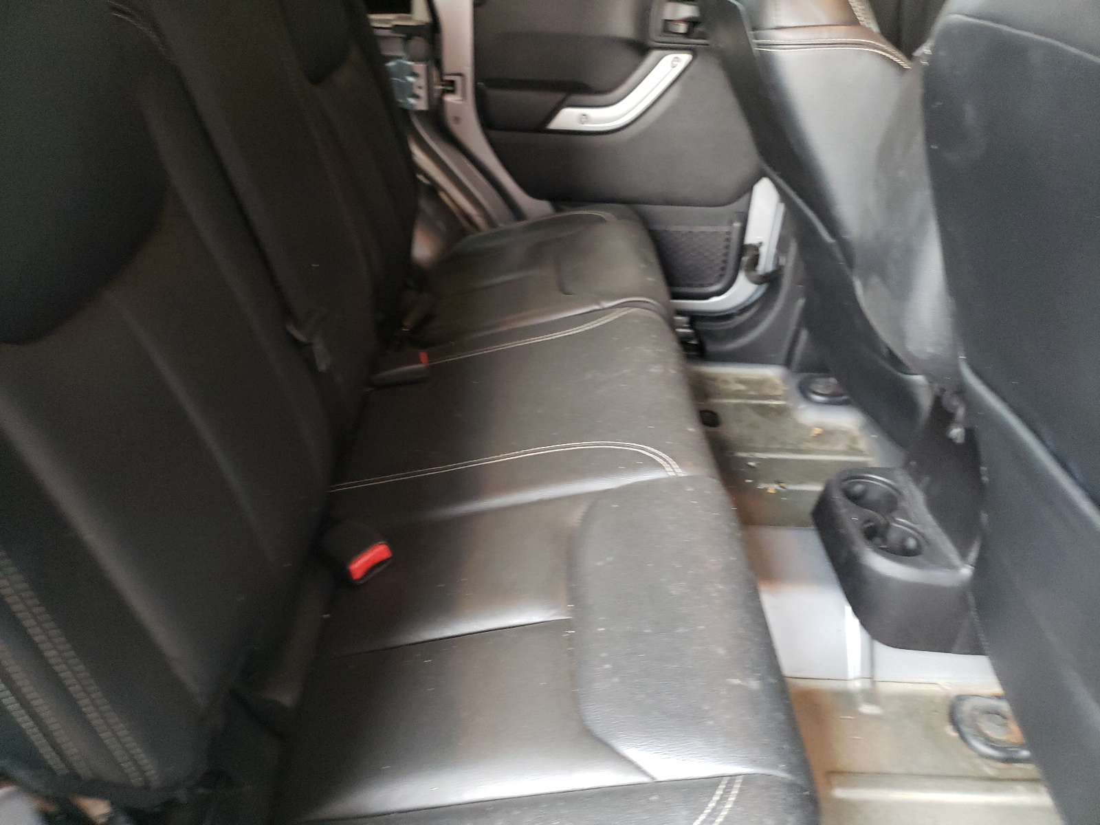 Photo 6 from auction – 2015 JEEP WRANGLER U with VIN 1C4HJWFG9FL613930