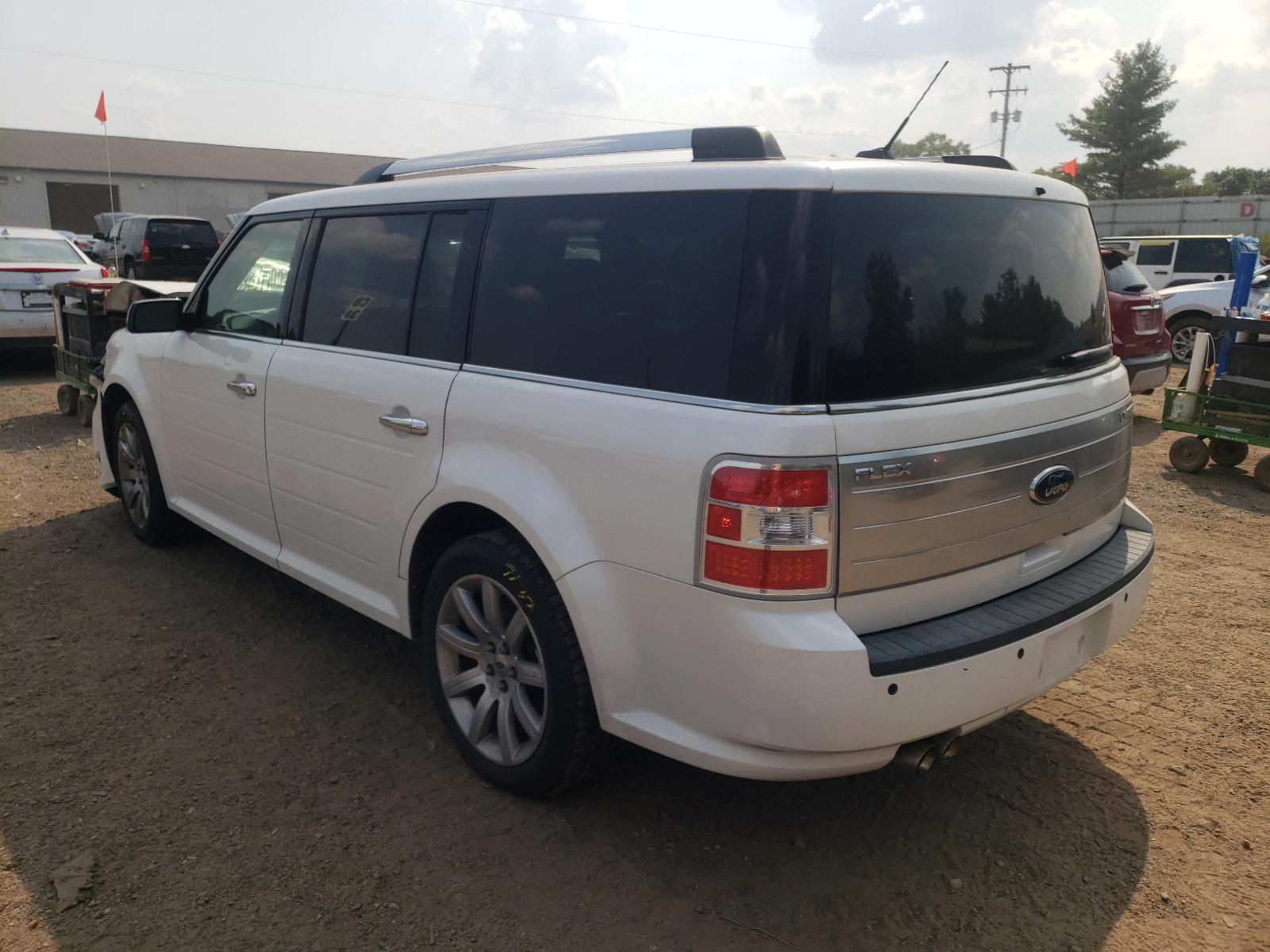 Photo 3 from auction – 2011 FORD FLEX LIMIT with VIN 2FMGK5DC8BBD00487