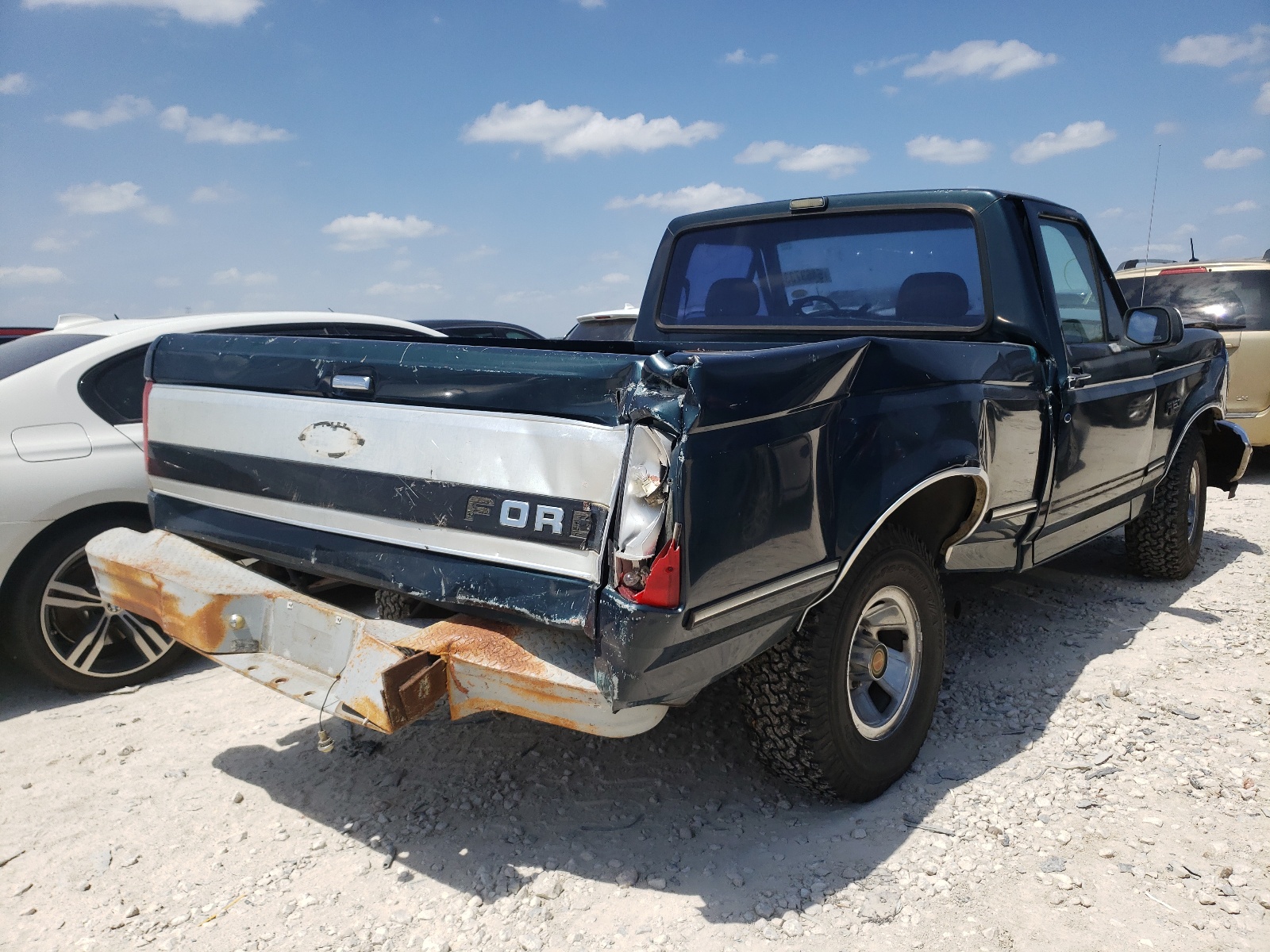 Photo 16 from auction – 1993 FORD F150 with VIN 1FTDF15N0PNA49674