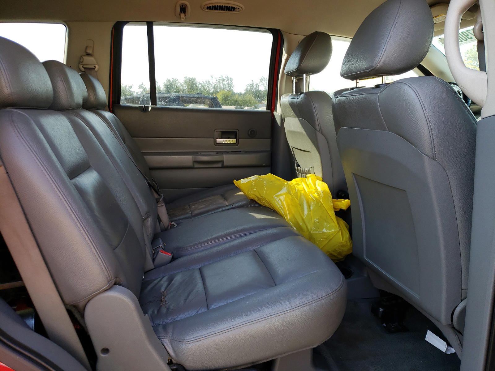 Photo 6 from auction – 2004 DODGE DURANGO SL with VIN 1D4HB48N04F109035