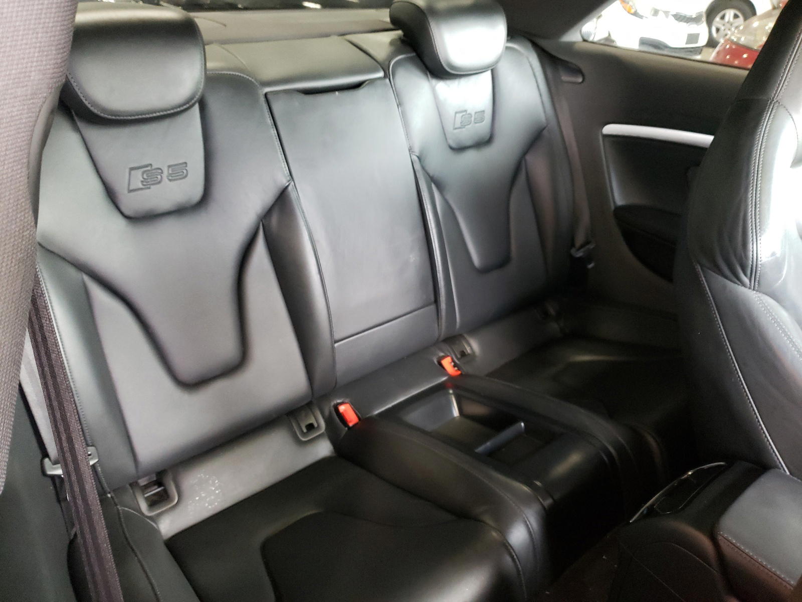 Photo 6 from auction – 2010 AUDI S5 PREMIUM with VIN WAUCVAFR5AA044384