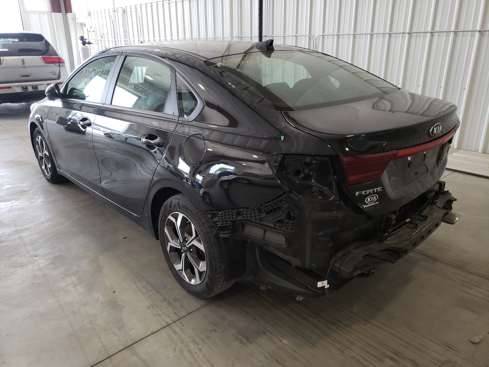 Photo 3 from auction – 2019 KIA FORTE FE with VIN 3KPF24AD6KE071789