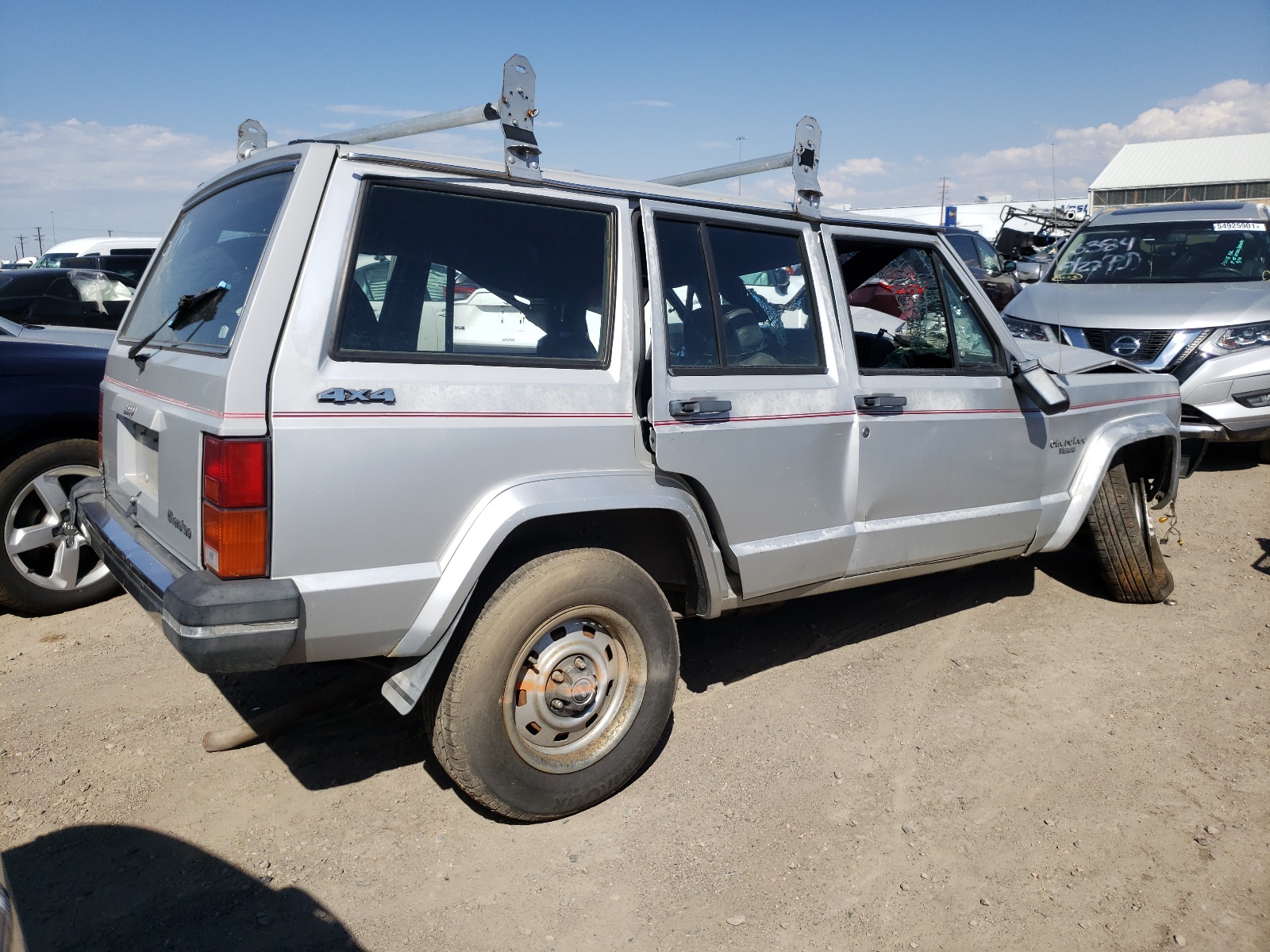 Photo 4 from auction – 1987 JEEP CHEROKEE P with VIN 1JCMR7820HT180241