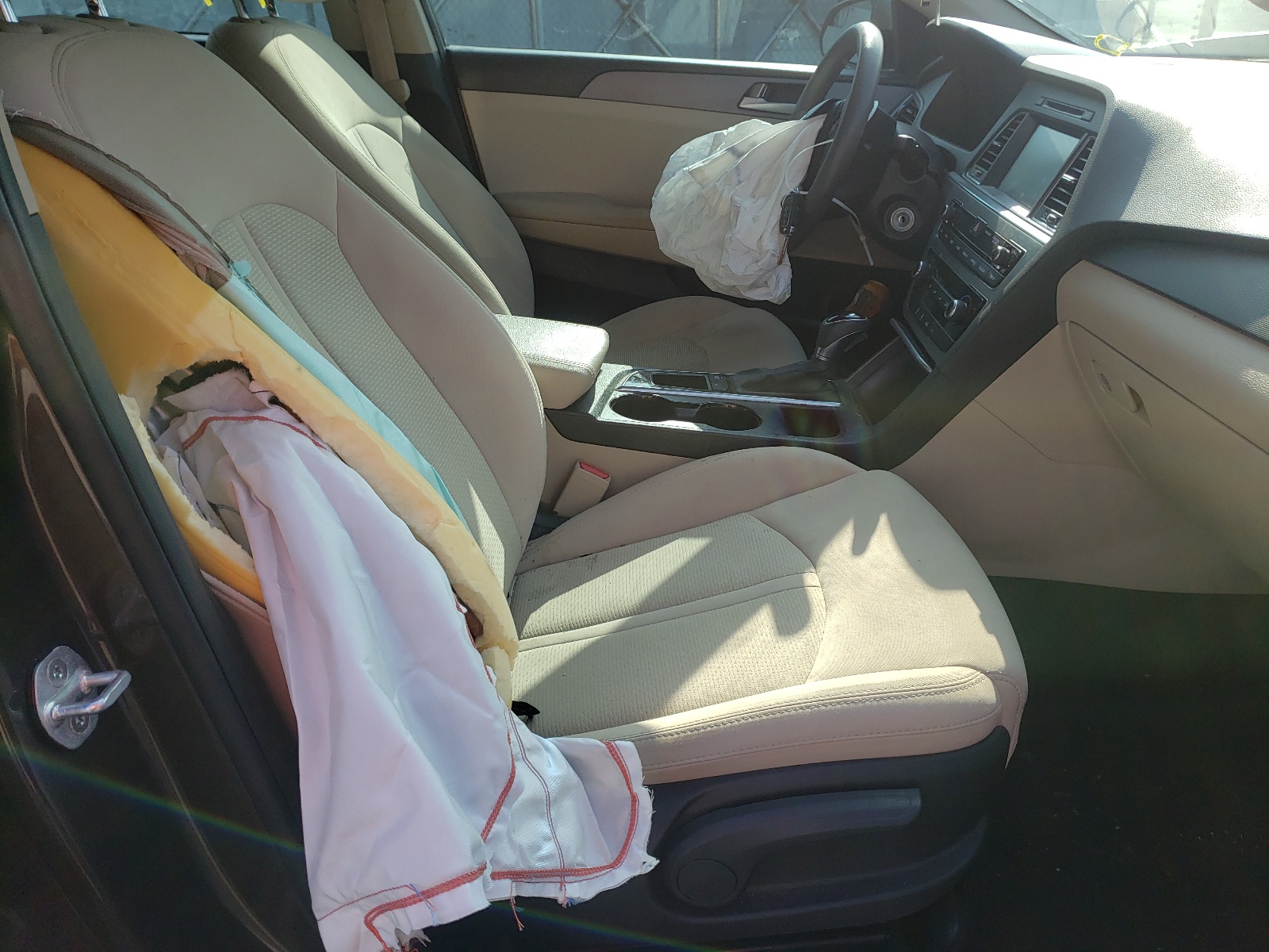 Photo 5 from auction – 2016 HYUNDAI SONATA SE with VIN 5NPE24AF2GH348938