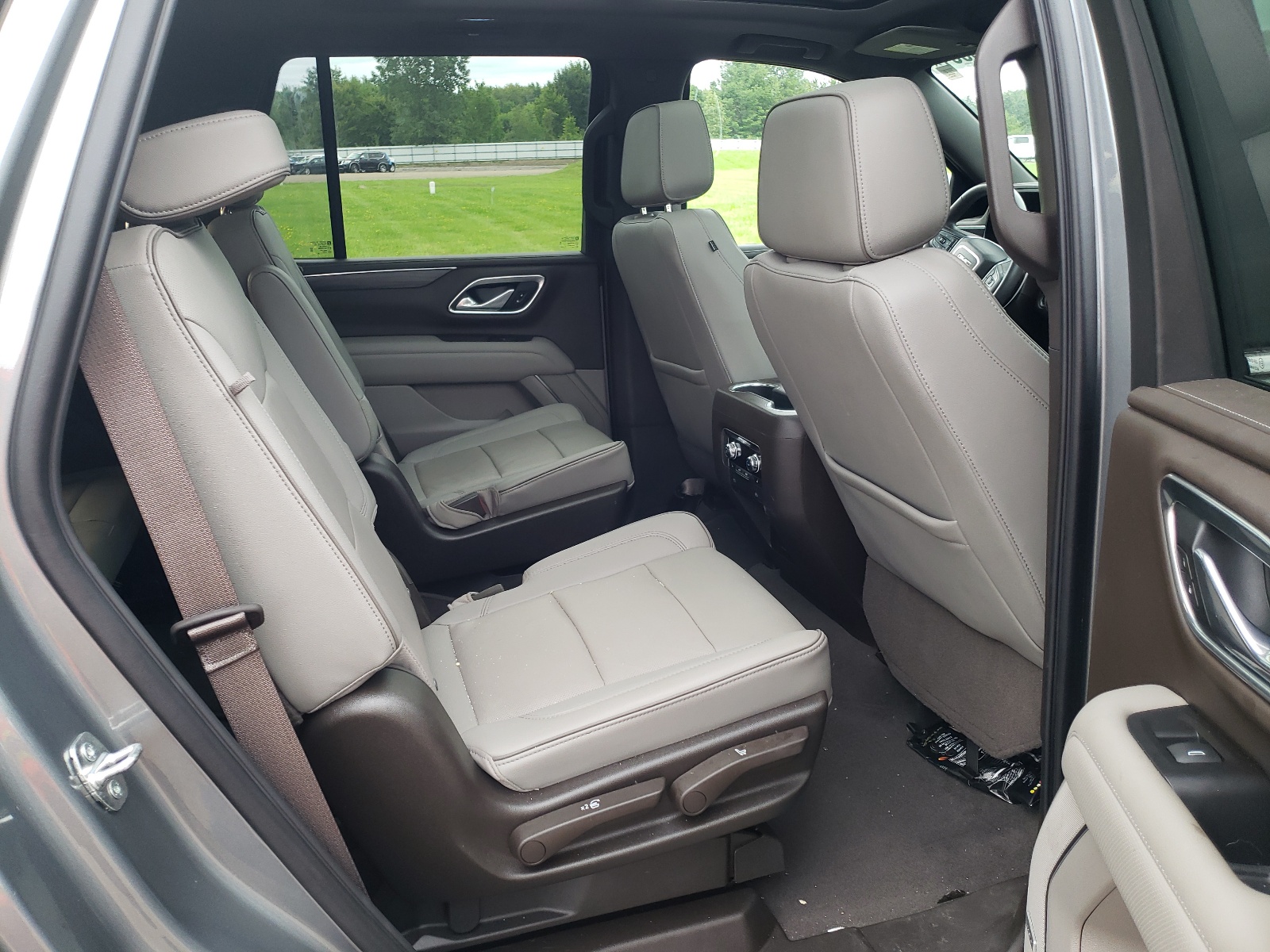 Photo 6 from auction – 2021 GMC YUKON SLT with VIN 1GKS2BKD6MR129610