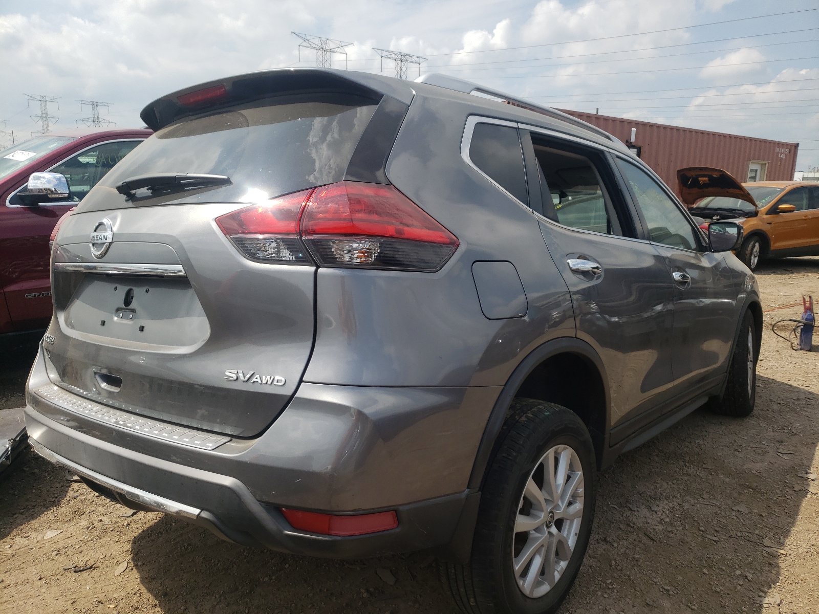 Photo 4 from auction – 2017 NISSAN ROGUE S with VIN KNMAT2MV8HP570246